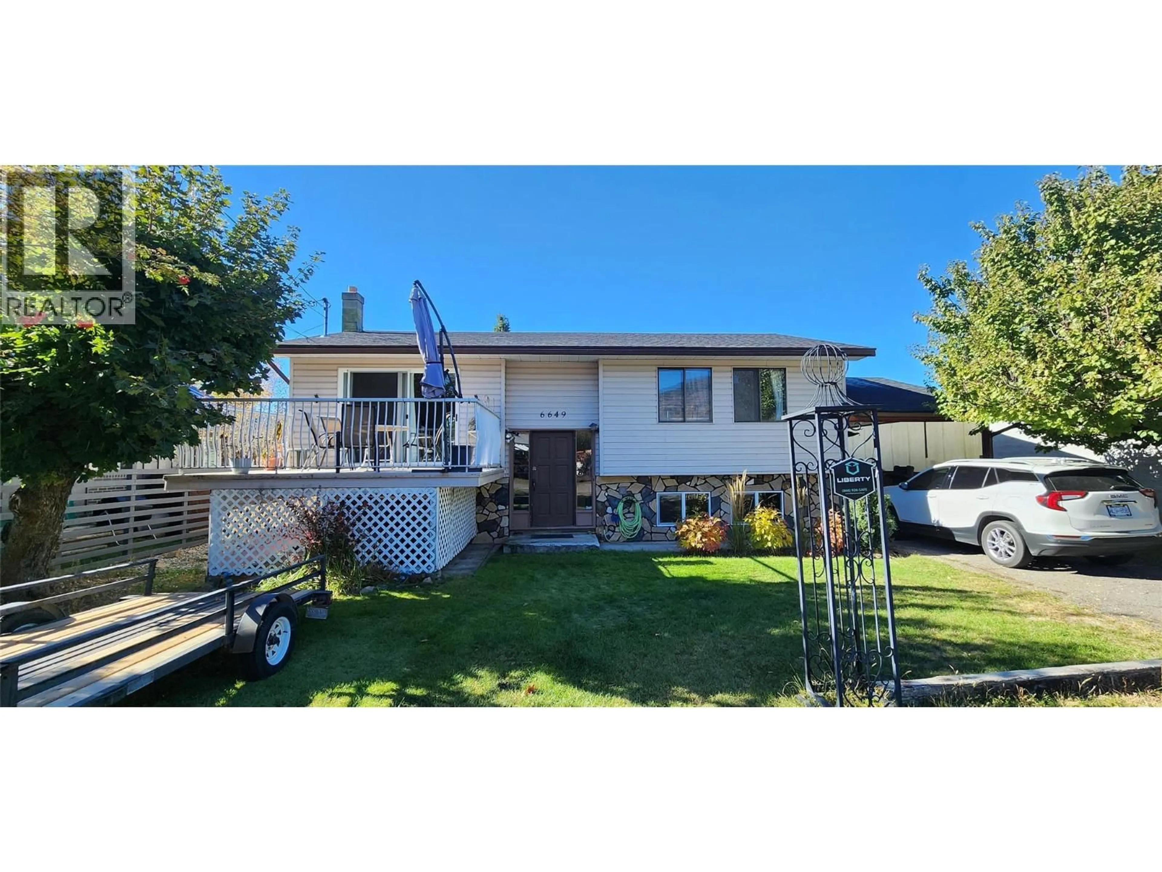 A pic from outside/outdoor area/front of a property/back of a property/a pic from drone, unknown for 6649 VAN-NESS WAY, Grand Forks British Columbia V0H1H0
