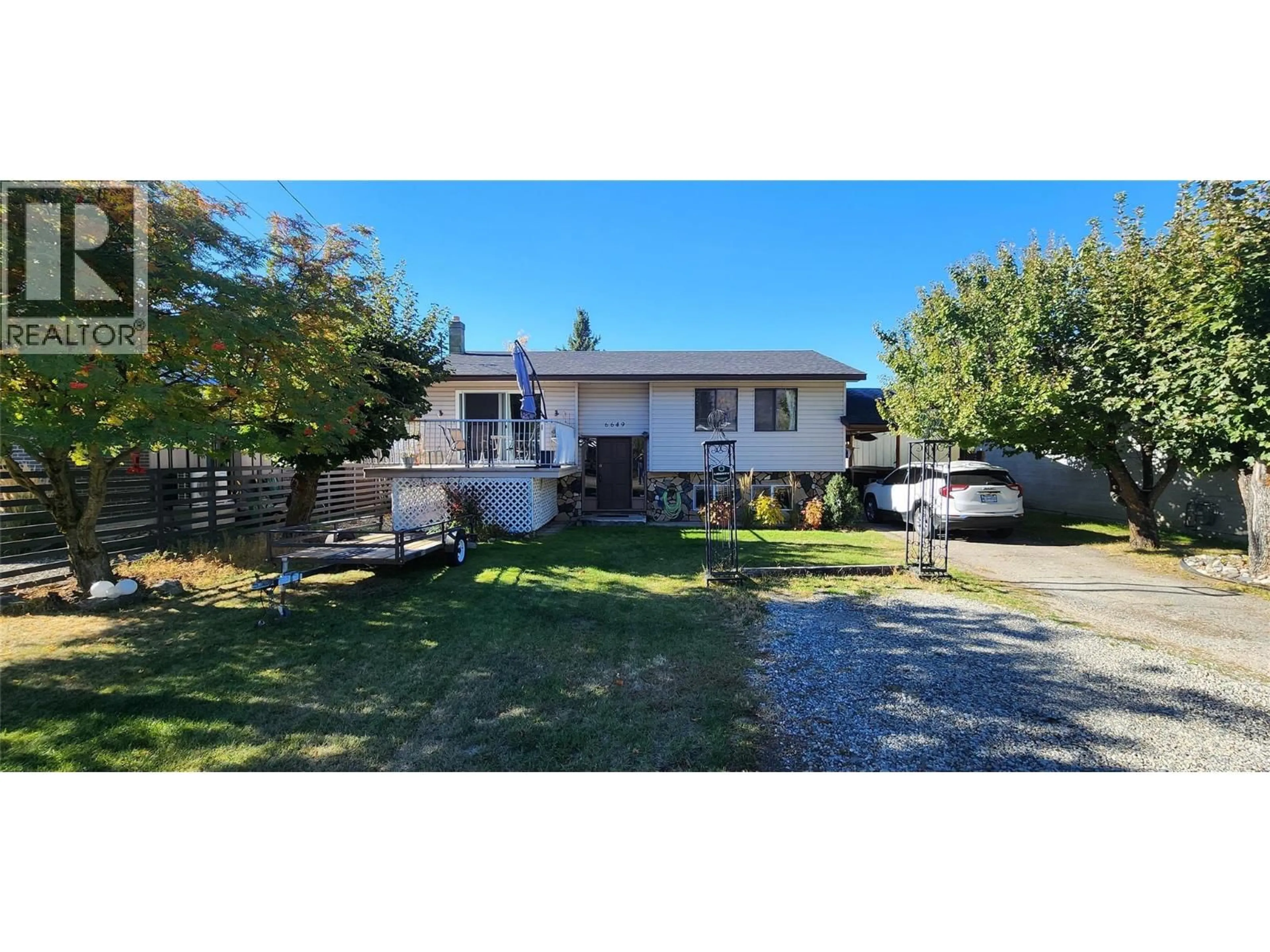 A pic from outside/outdoor area/front of a property/back of a property/a pic from drone, street for 6649 VAN-NESS WAY, Grand Forks British Columbia V0H1H0