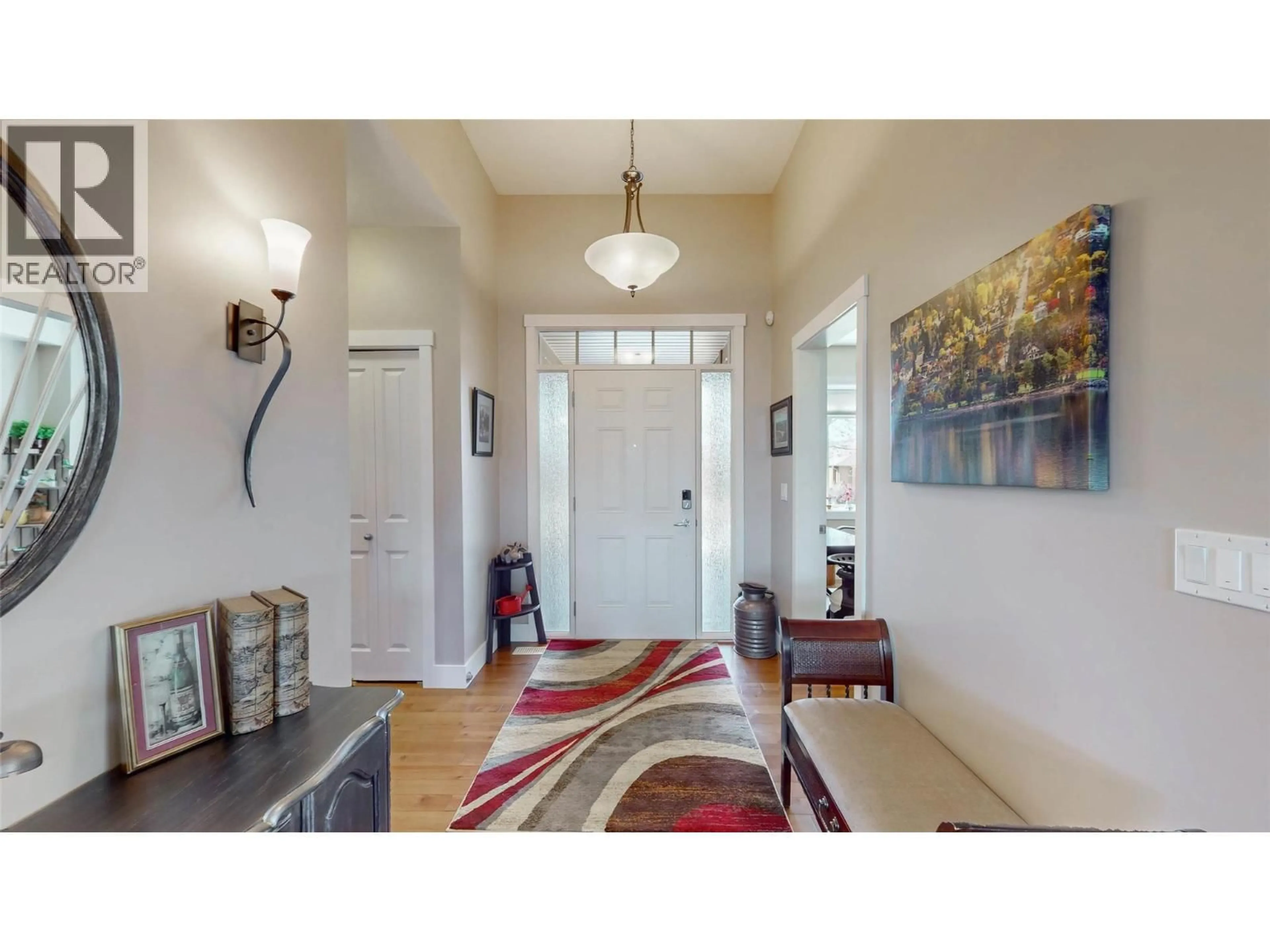 Indoor entryway for 7 - 6833 MEADOWS DRIVE, Oliver British Columbia V0H1T4