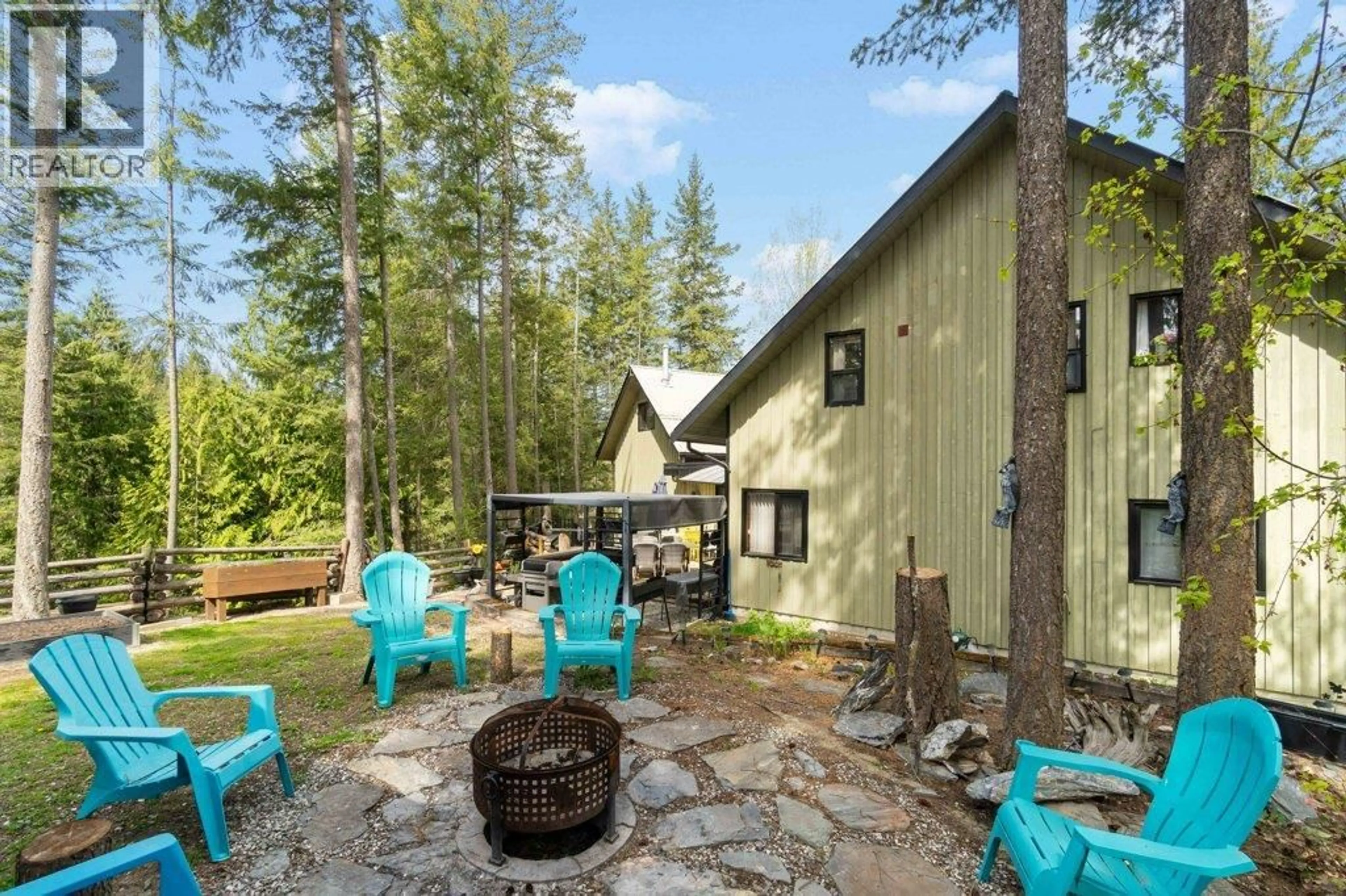 Patio, forest/trees view for 28 - 2592 ALPEN PARADIES ROAD, Blind Bay British Columbia V0E1H1