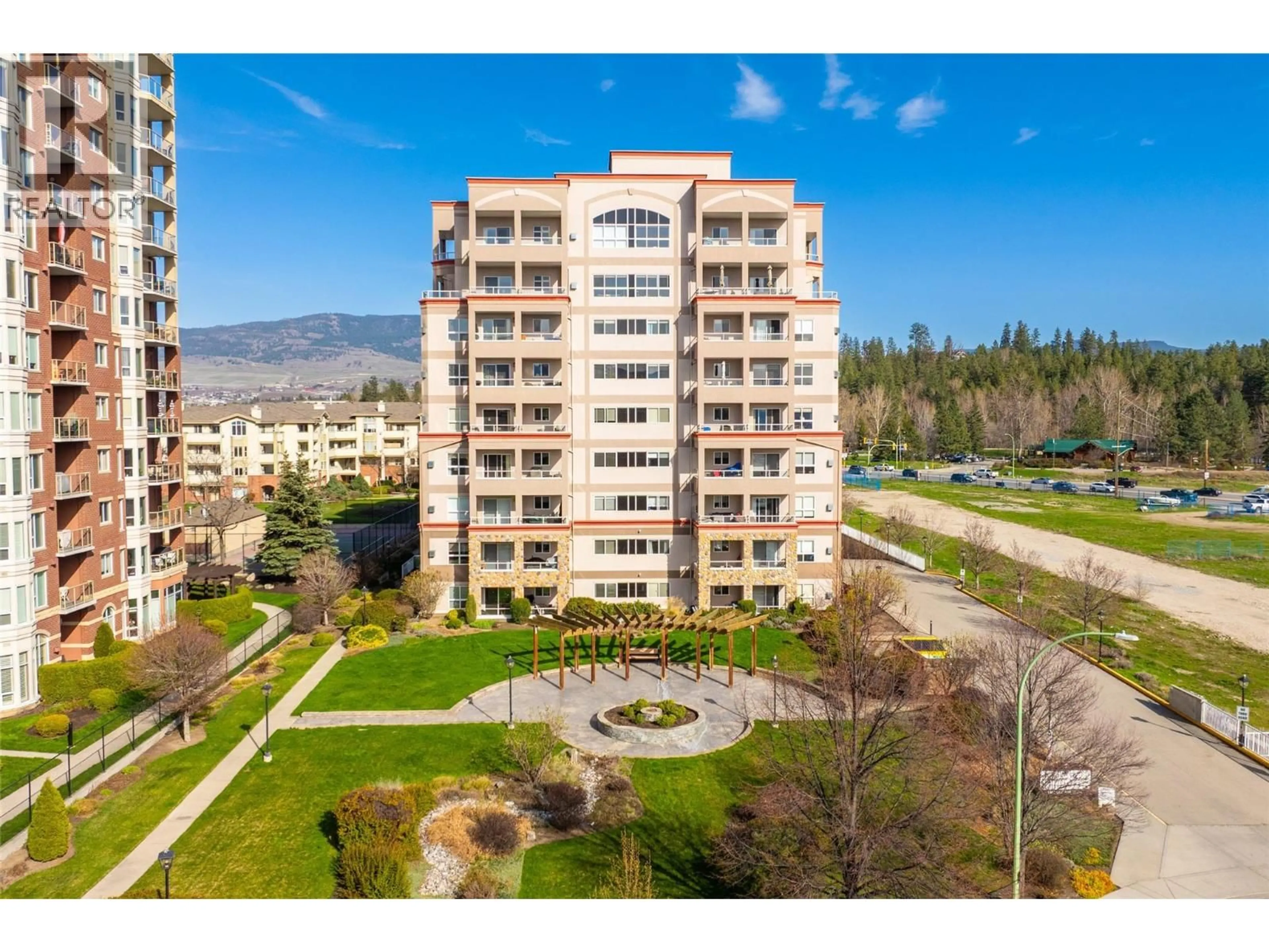 A pic from outside/outdoor area/front of a property/back of a property/a pic from drone, unknown for 307 - 1967 UNDERHILL STREET, Kelowna British Columbia V1X8C9