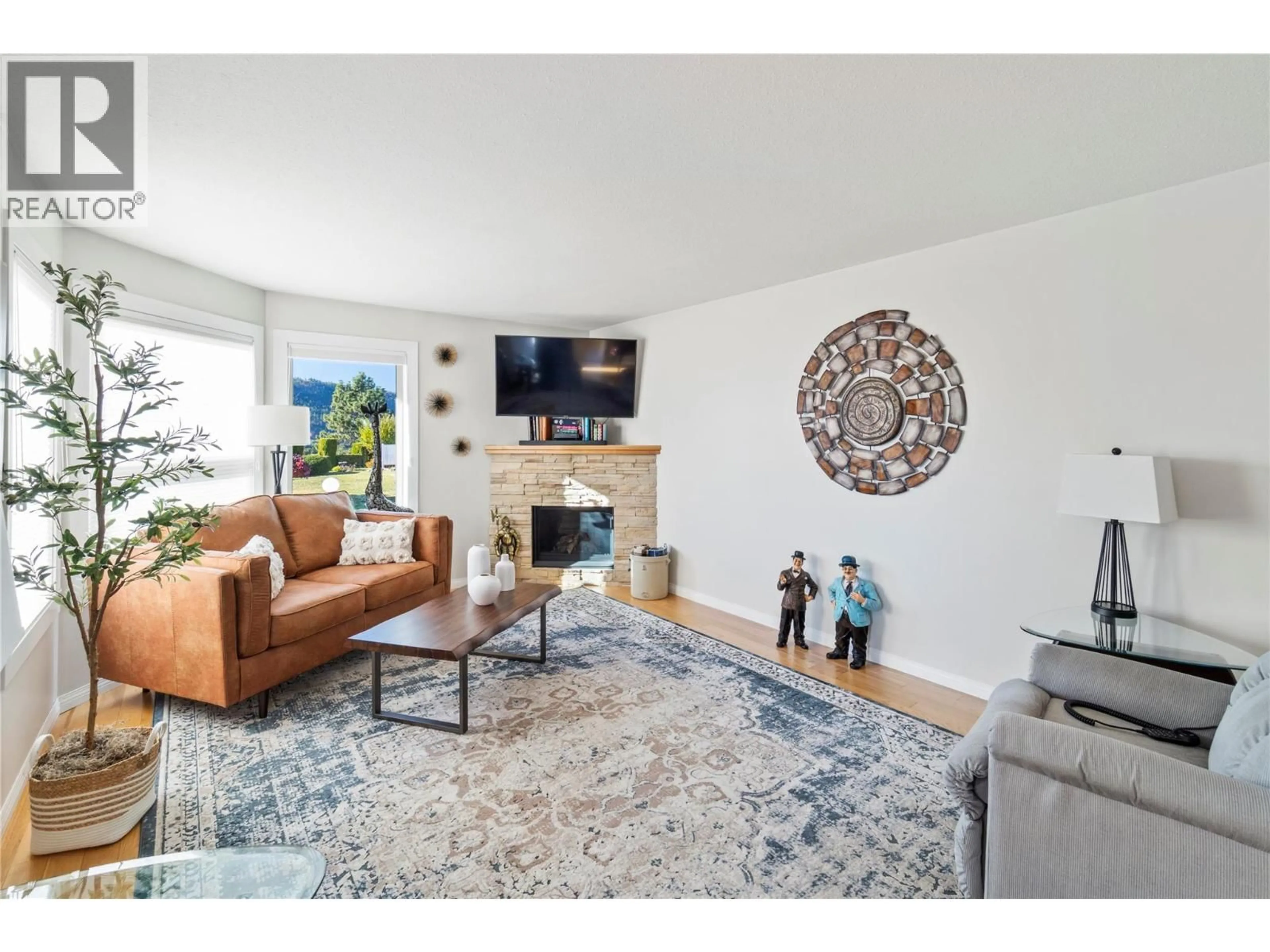 Living room with furniture, unknown for 17 - 6400 SPENCER ROAD, Kelowna British Columbia V1X7T6