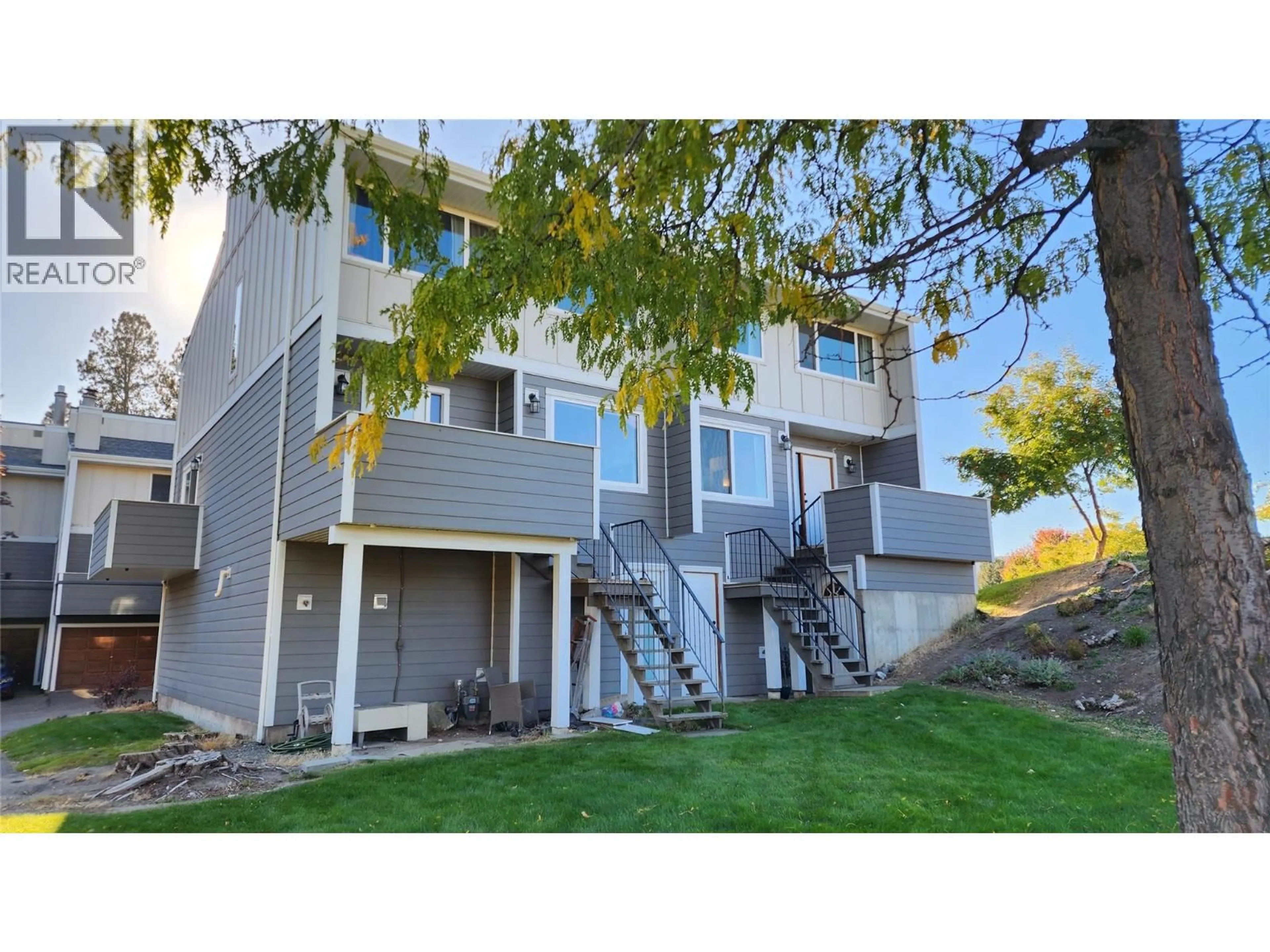 Home with vinyl exterior material, unknown for 10 - 1810 SPRINGHILL DRIVE, Kamloops British Columbia V2E1P9