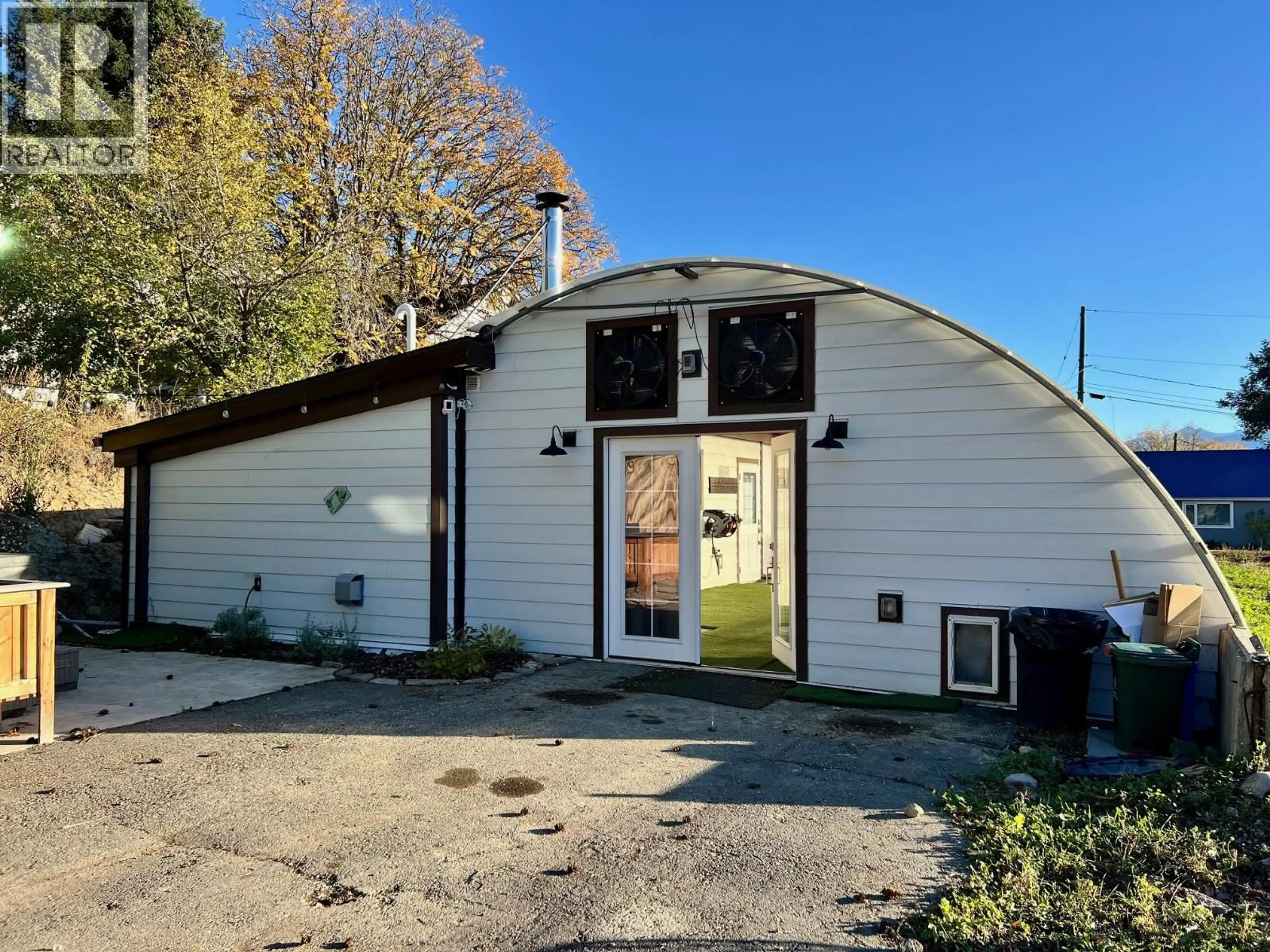 A pic from outside/outdoor area/front of a property/back of a property/a pic from drone, unknown for 708 PINE STREET, Creston British Columbia V0B1G3