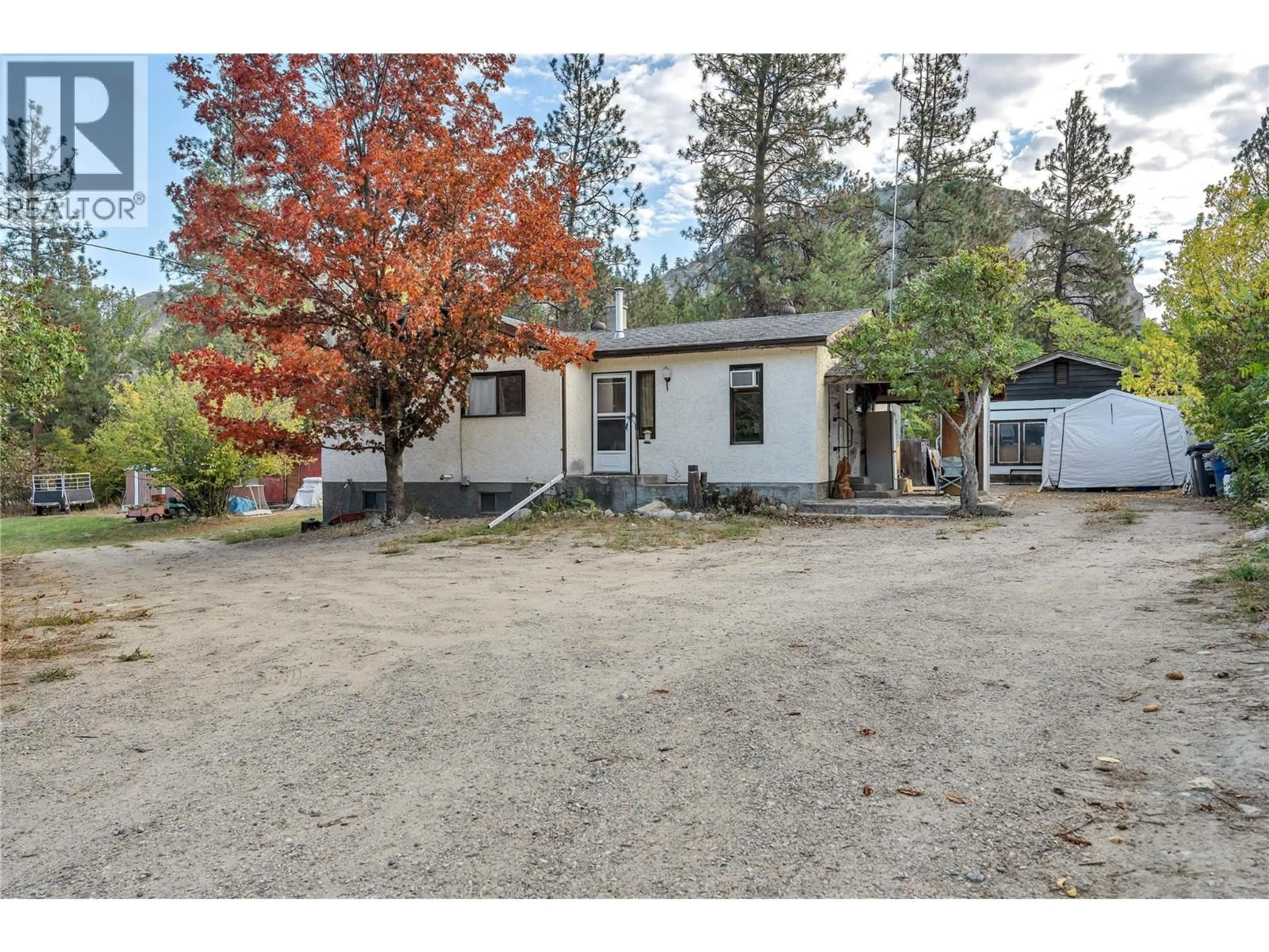 A pic from outside/outdoor area/front of a property/back of a property/a pic from drone, street for 1155 MAPLE STREET, Okanagan Falls British Columbia V0H1R0