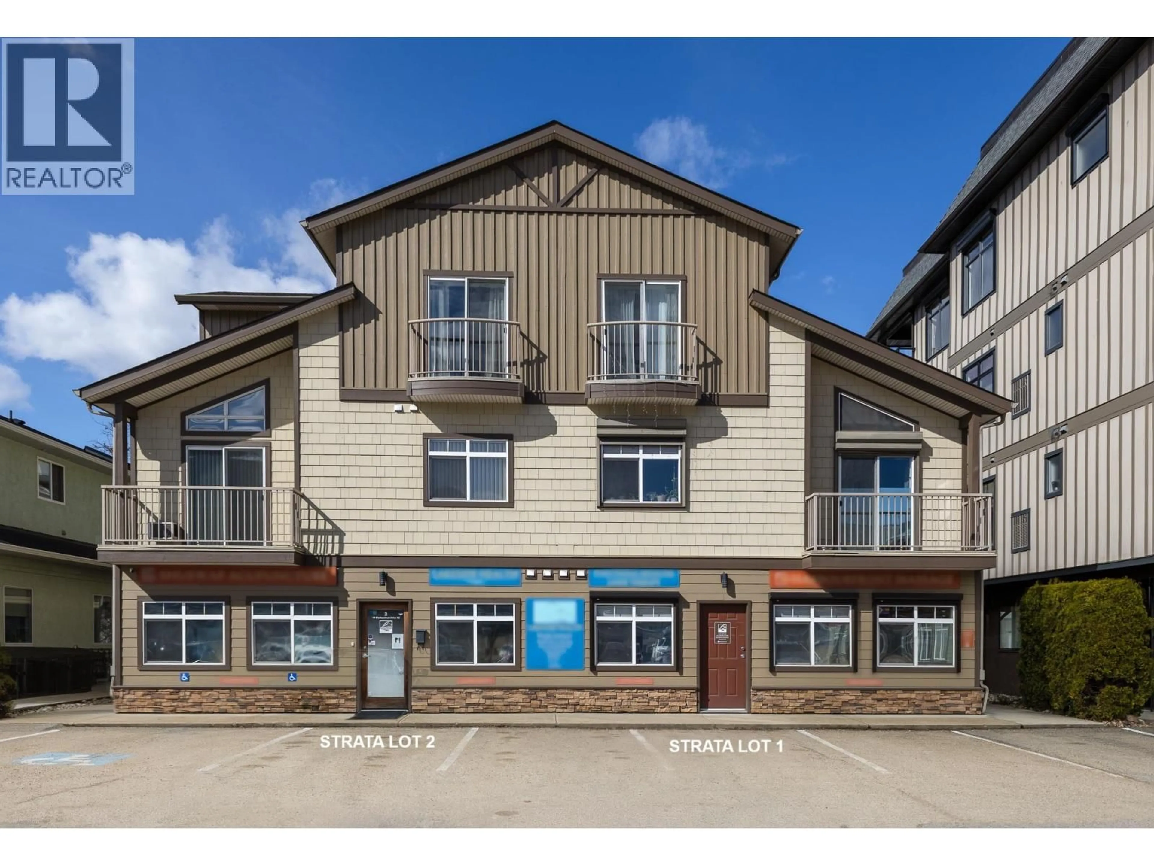 A pic from outside/outdoor area/front of a property/back of a property/a pic from drone, building for 1 - 140 HARBOURFRONT DRIVE NORTHEAST, Salmon Arm British Columbia V1E2T3