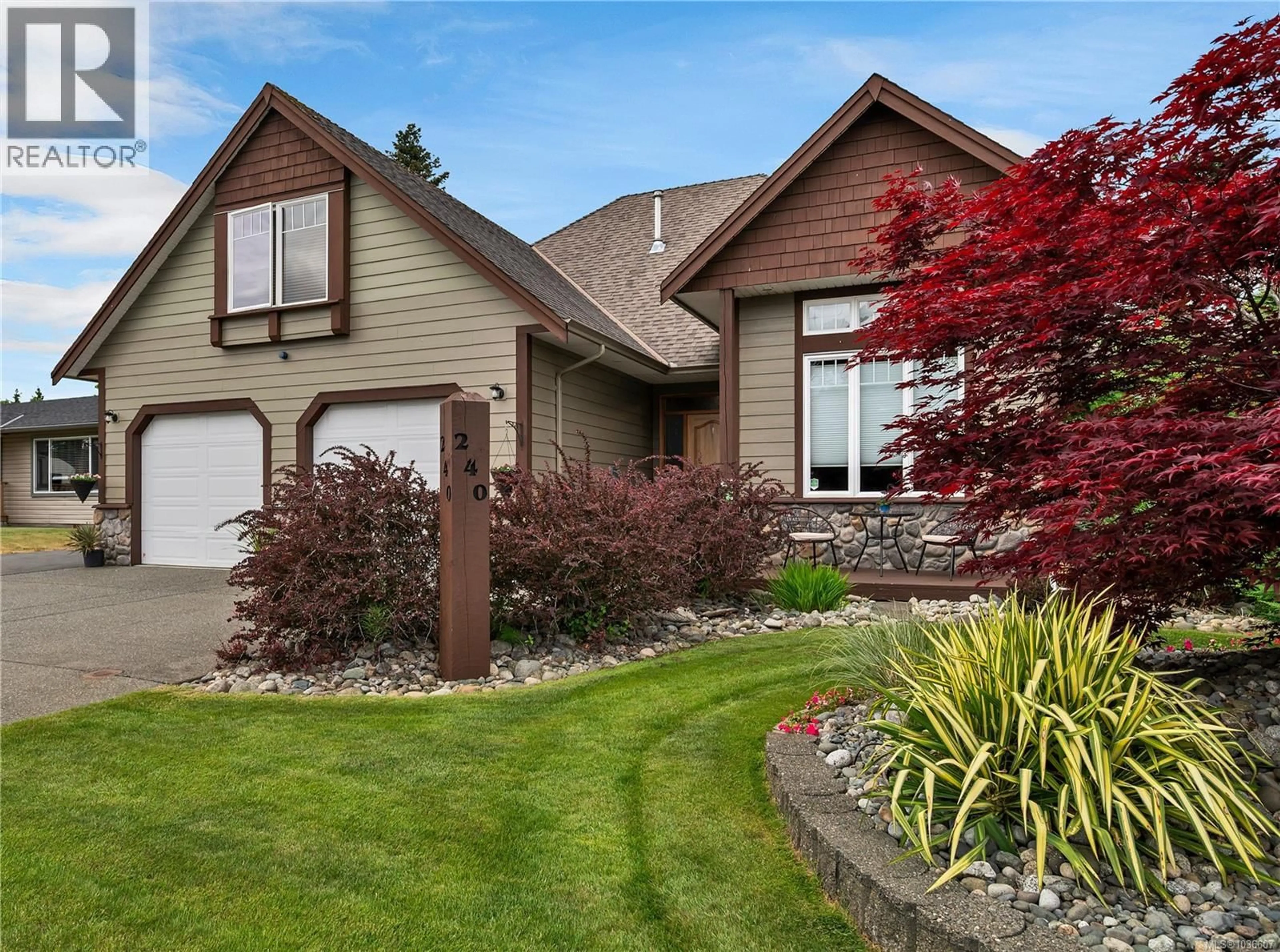 Home with vinyl exterior material, street for 240 CAROLYN ROAD, Campbell River British Columbia V9W5M6
