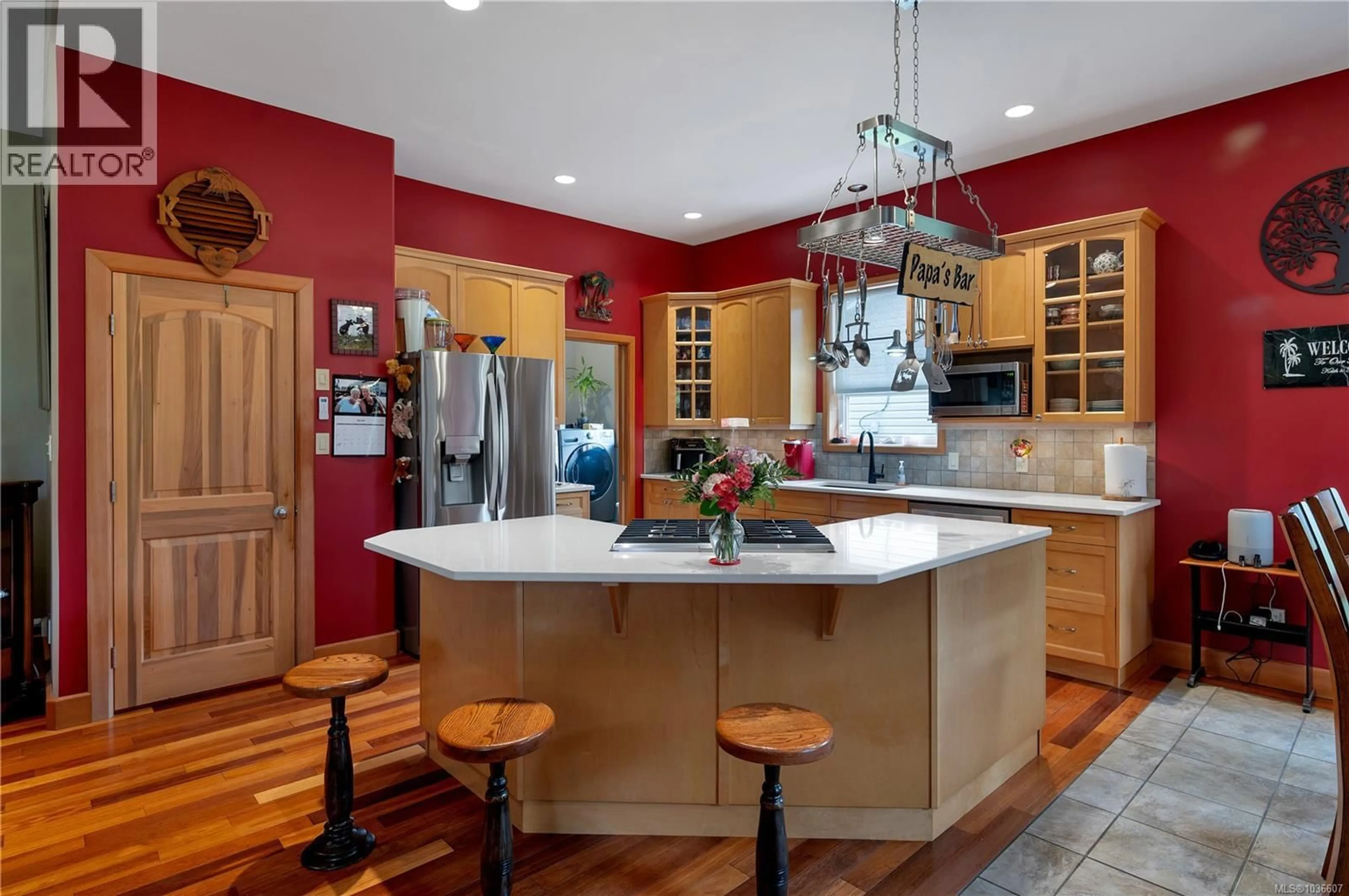 Open concept kitchen, ceramic/tile floor for 240 CAROLYN ROAD, Campbell River British Columbia V9W5M6
