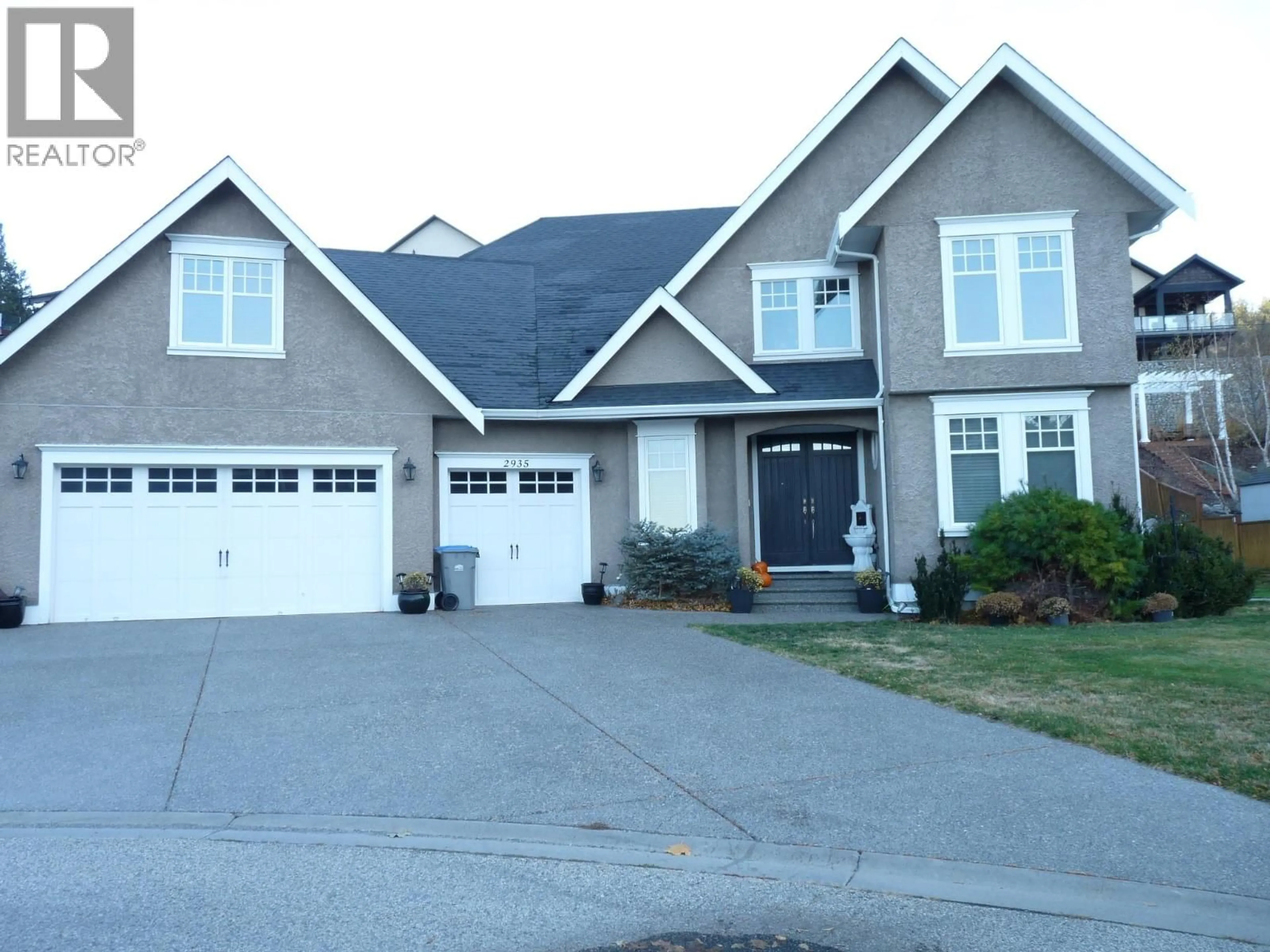 Home with vinyl exterior material, street for 2935 CHEAKAMUS PLACE, Kamloops British Columbia V2C2G2