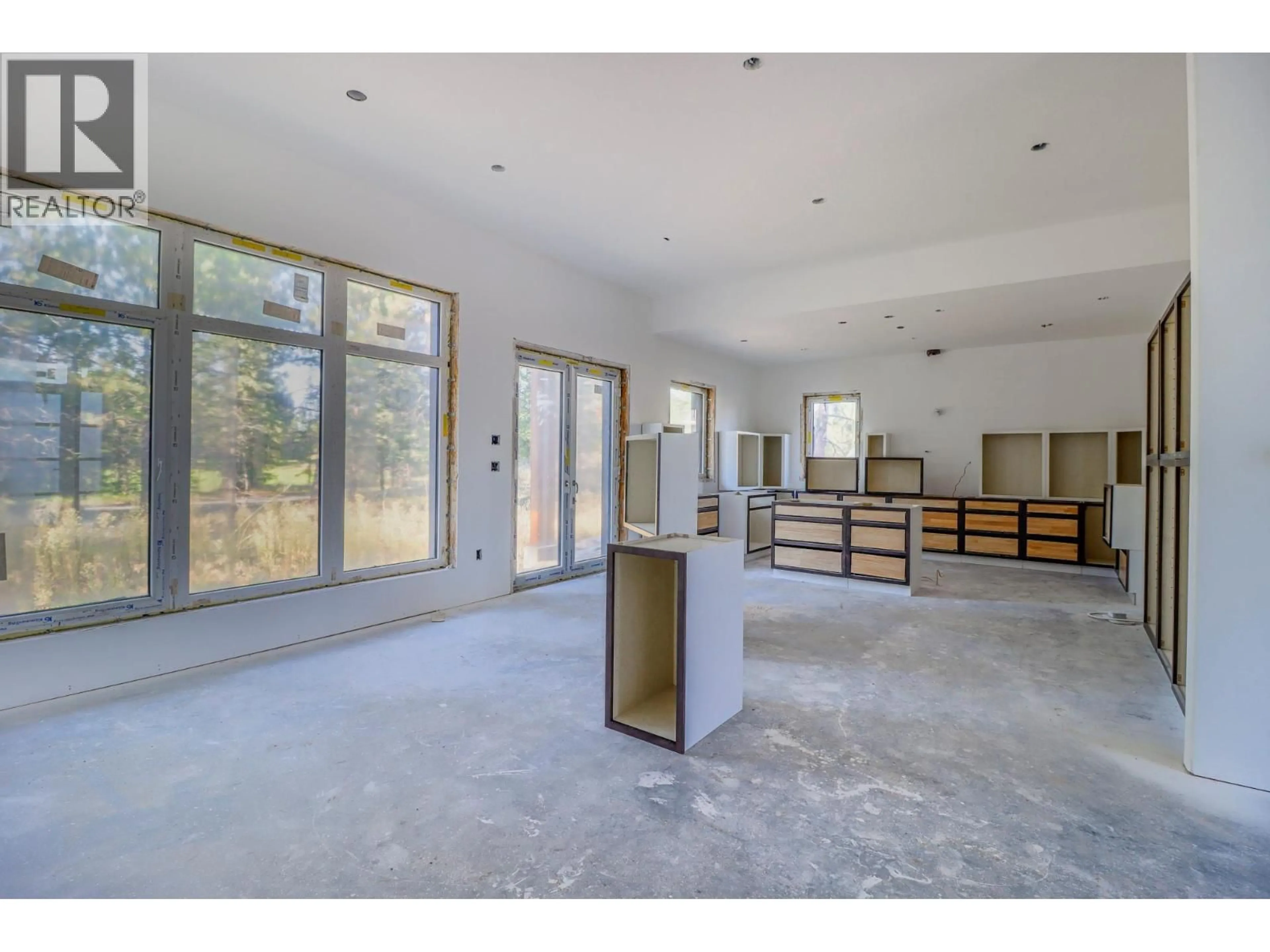 Indoor foyer for 113 CORRAL BOULEVARD, Cranbrook British Columbia V1C0C2