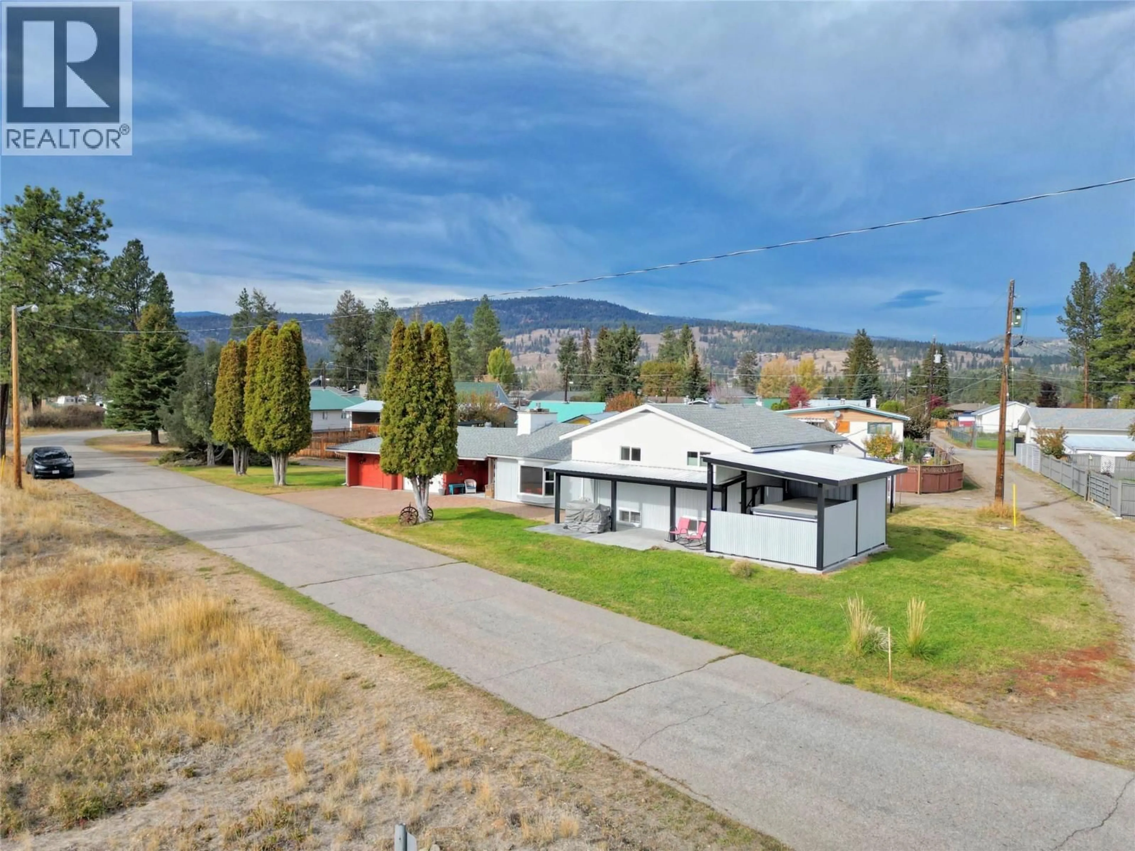 A pic from outside/outdoor area/front of a property/back of a property/a pic from drone, mountain view for 437 PARSONS AVENUE, Princeton British Columbia V0X1W0