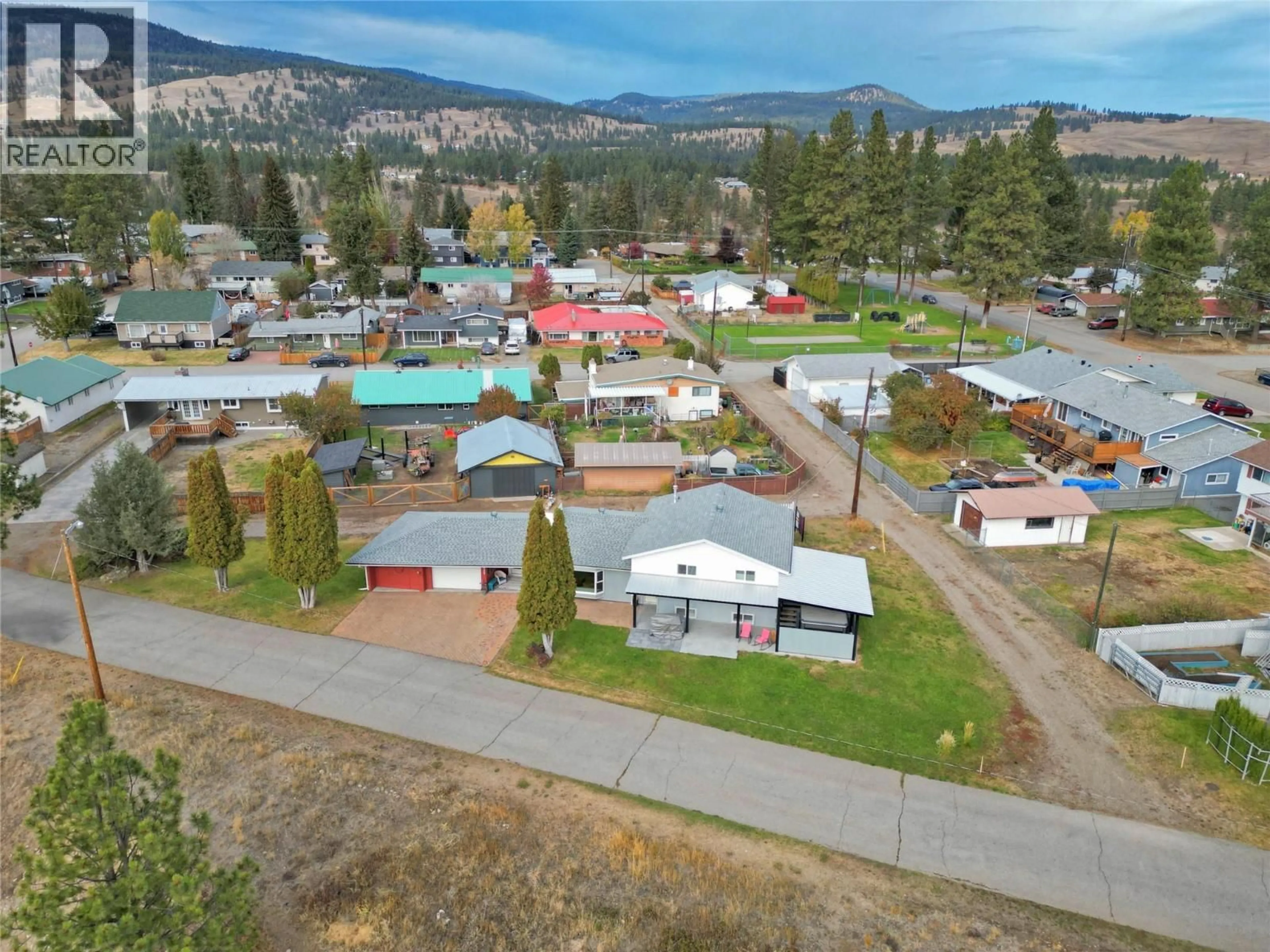 A pic from outside/outdoor area/front of a property/back of a property/a pic from drone, mountain view for 437 PARSONS AVENUE, Princeton British Columbia V0X1W0