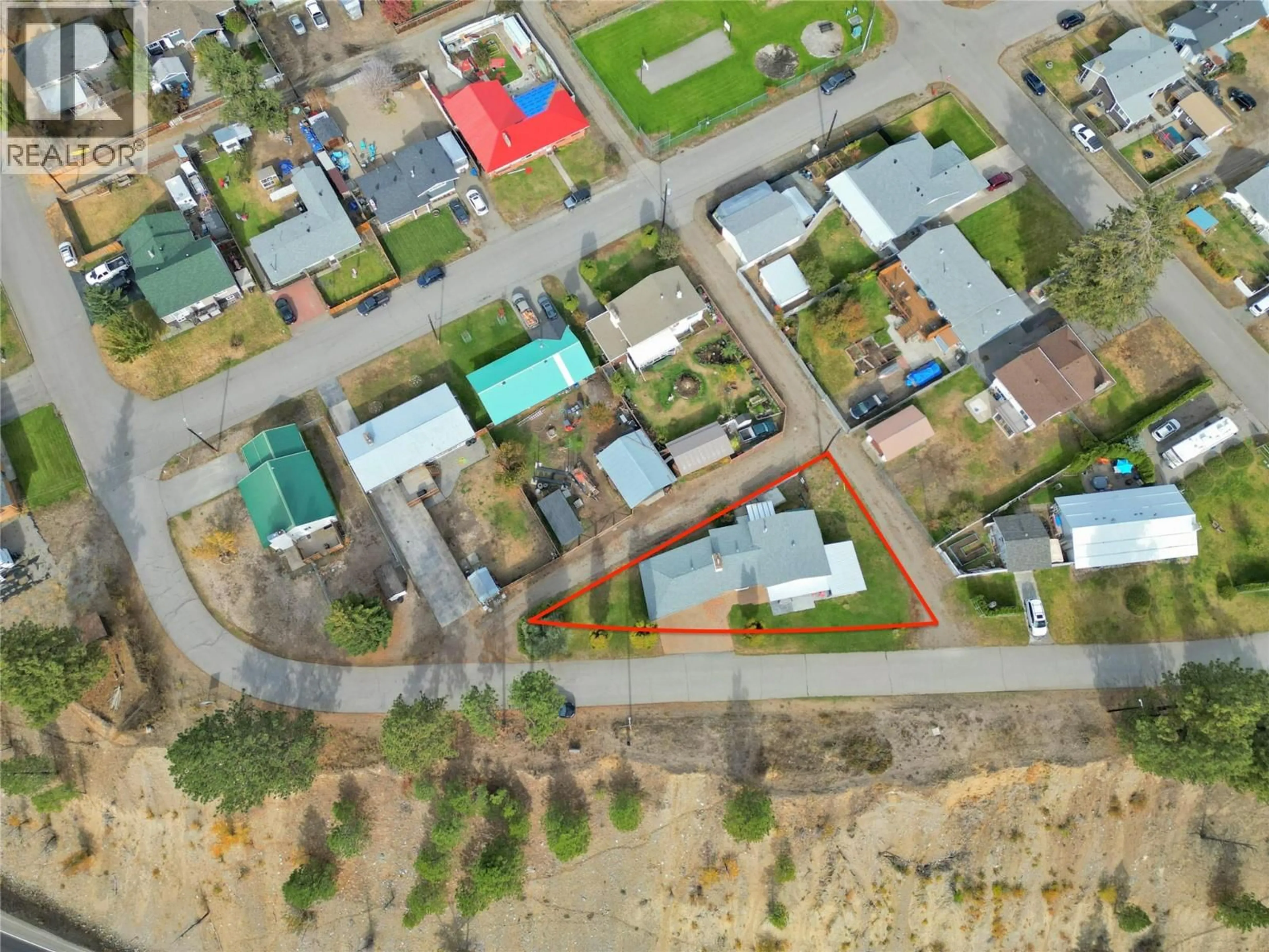 A pic from outside/outdoor area/front of a property/back of a property/a pic from drone, street for 437 PARSONS AVENUE, Princeton British Columbia V0X1W0