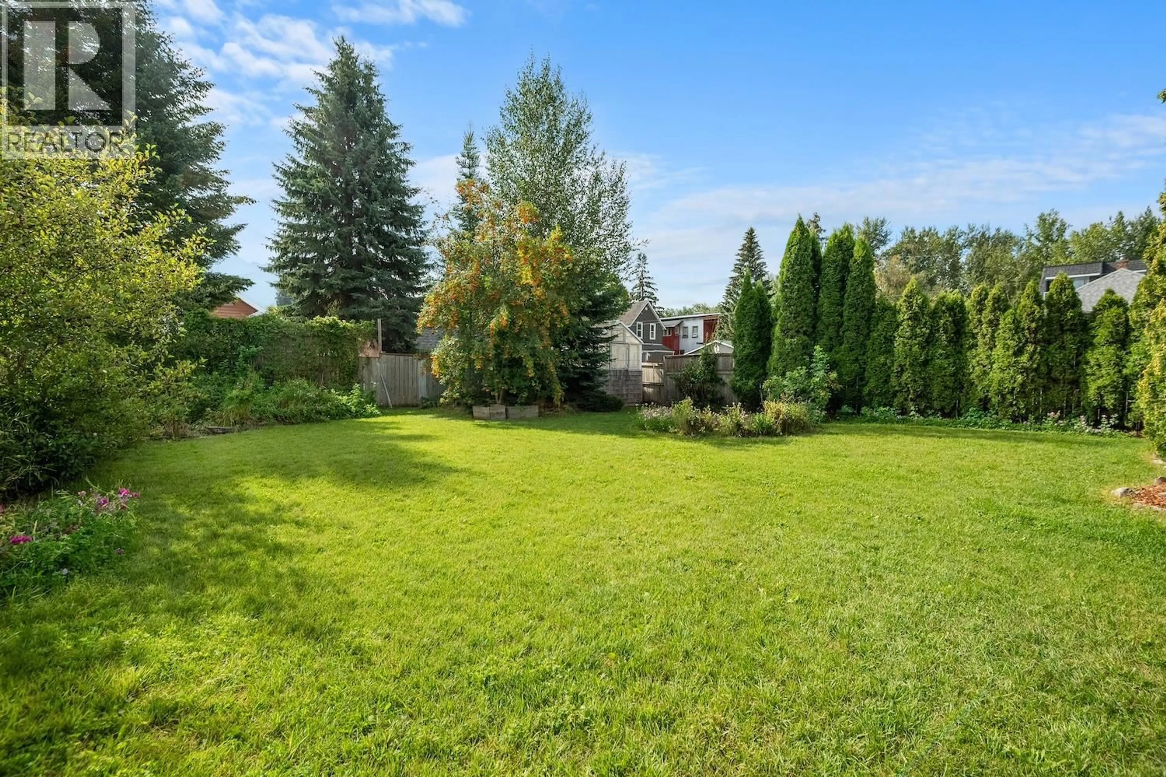 Patio, unknown for 402 6A AVENUE, Fernie British Columbia V0B1M0