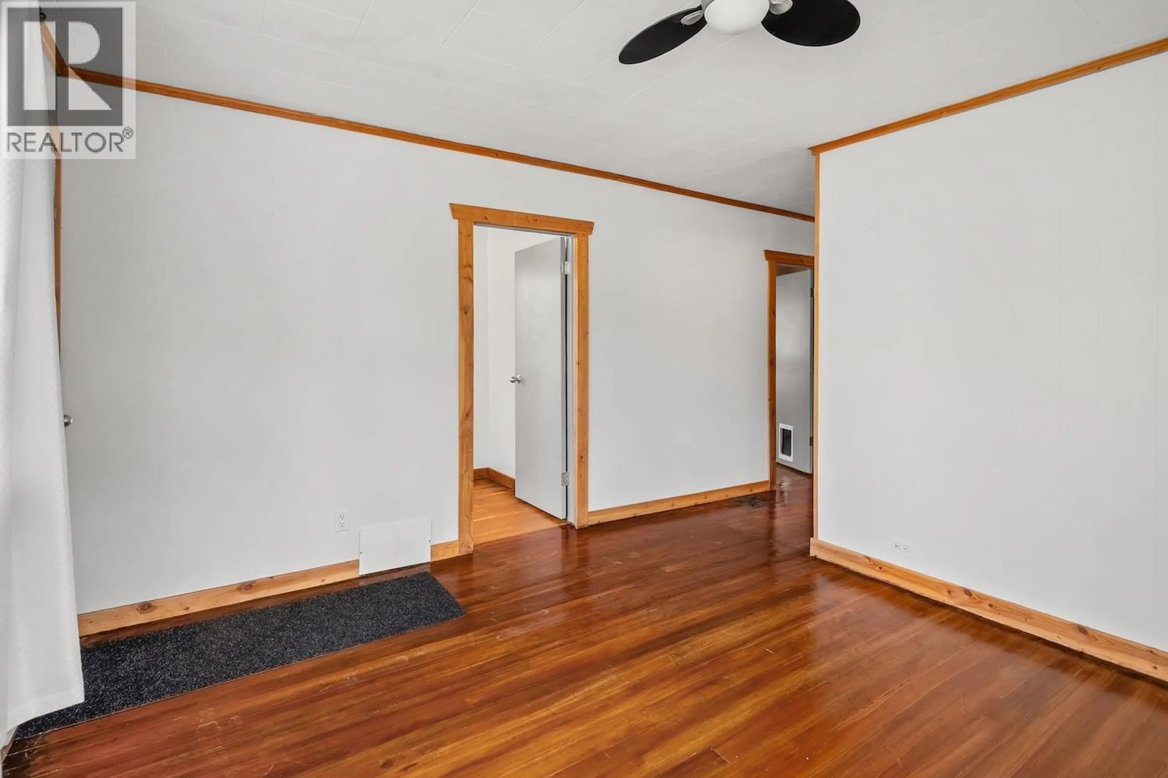 A pic of a room for 402 6A AVENUE, Fernie British Columbia V0B1M0