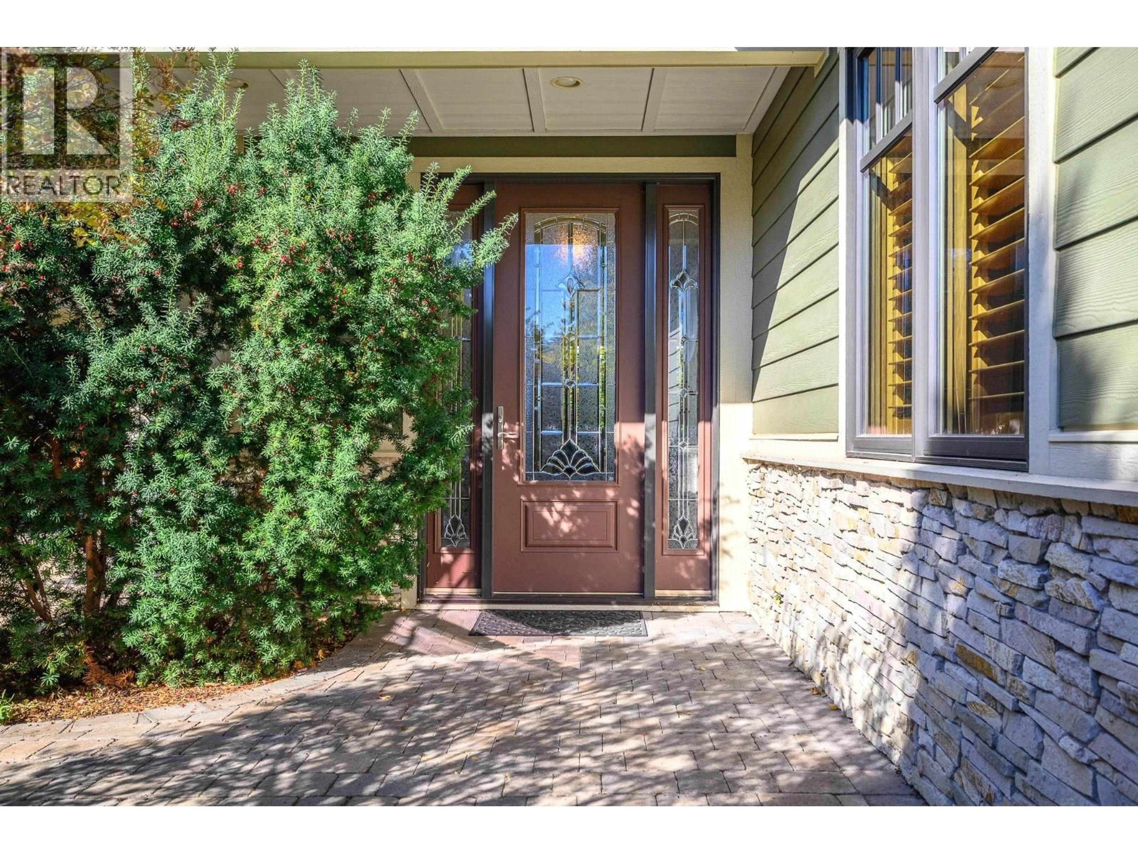 Indoor entryway for 1108 LAMBERT LANE, Kelowna British Columbia V1Y0A6
