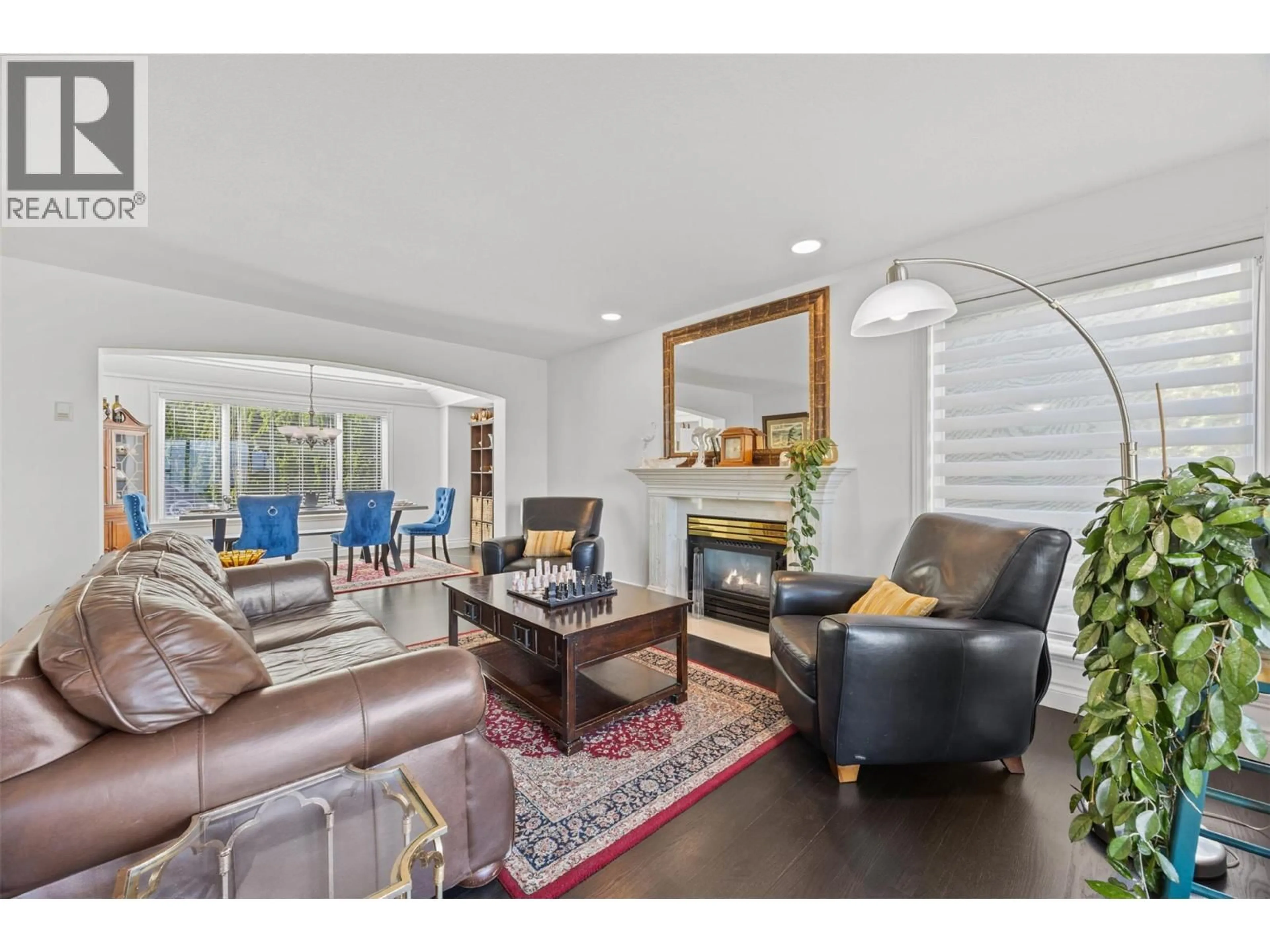 Living room with furniture, wood/laminate floor for 3016 LAKEVIEW COVE ROAD, West Kelowna British Columbia V1Z3P7