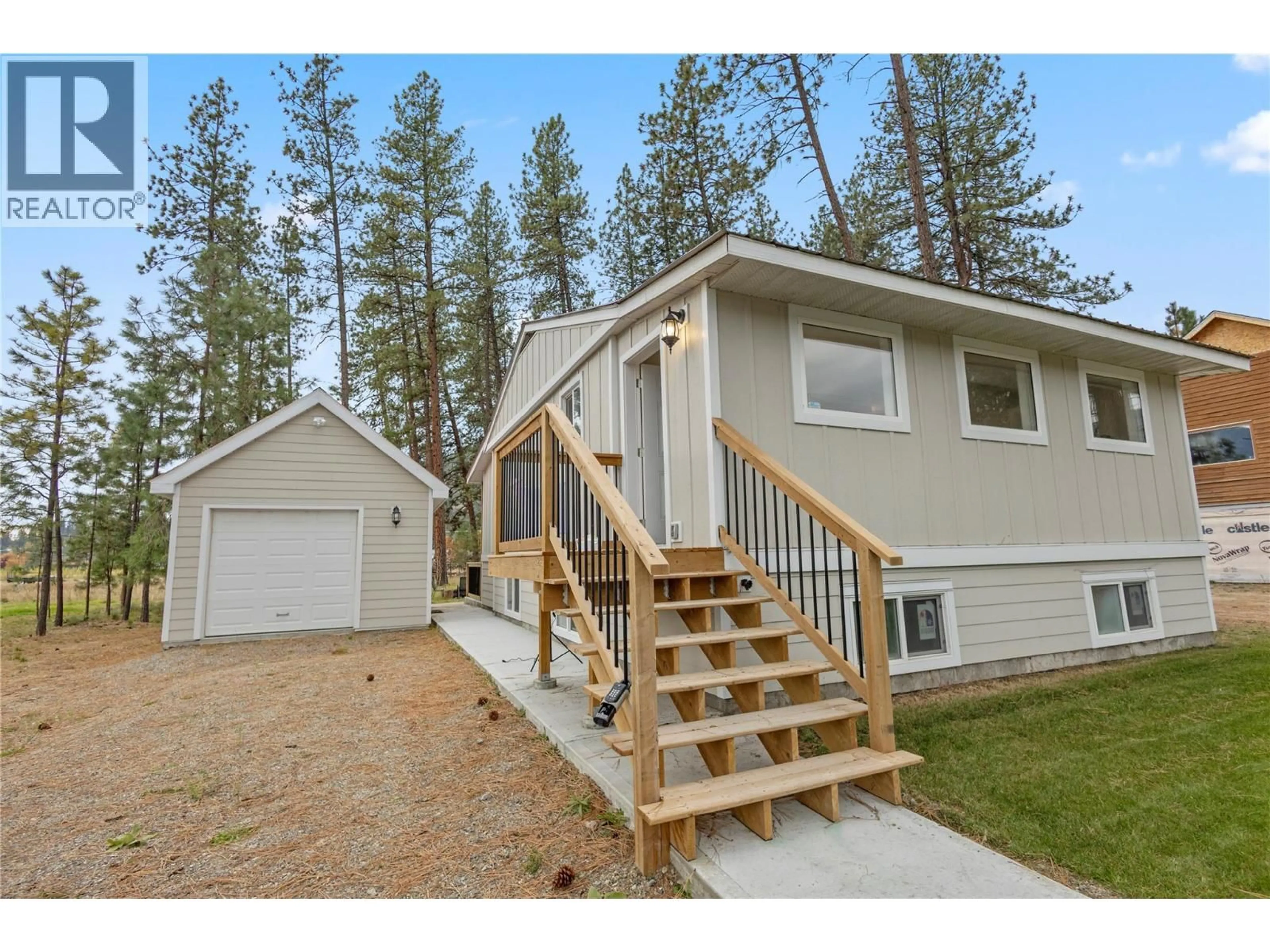 Home with vinyl exterior material, unknown for 8127 DONALDSON DRIVE, Grand Forks British Columbia V0H1H2