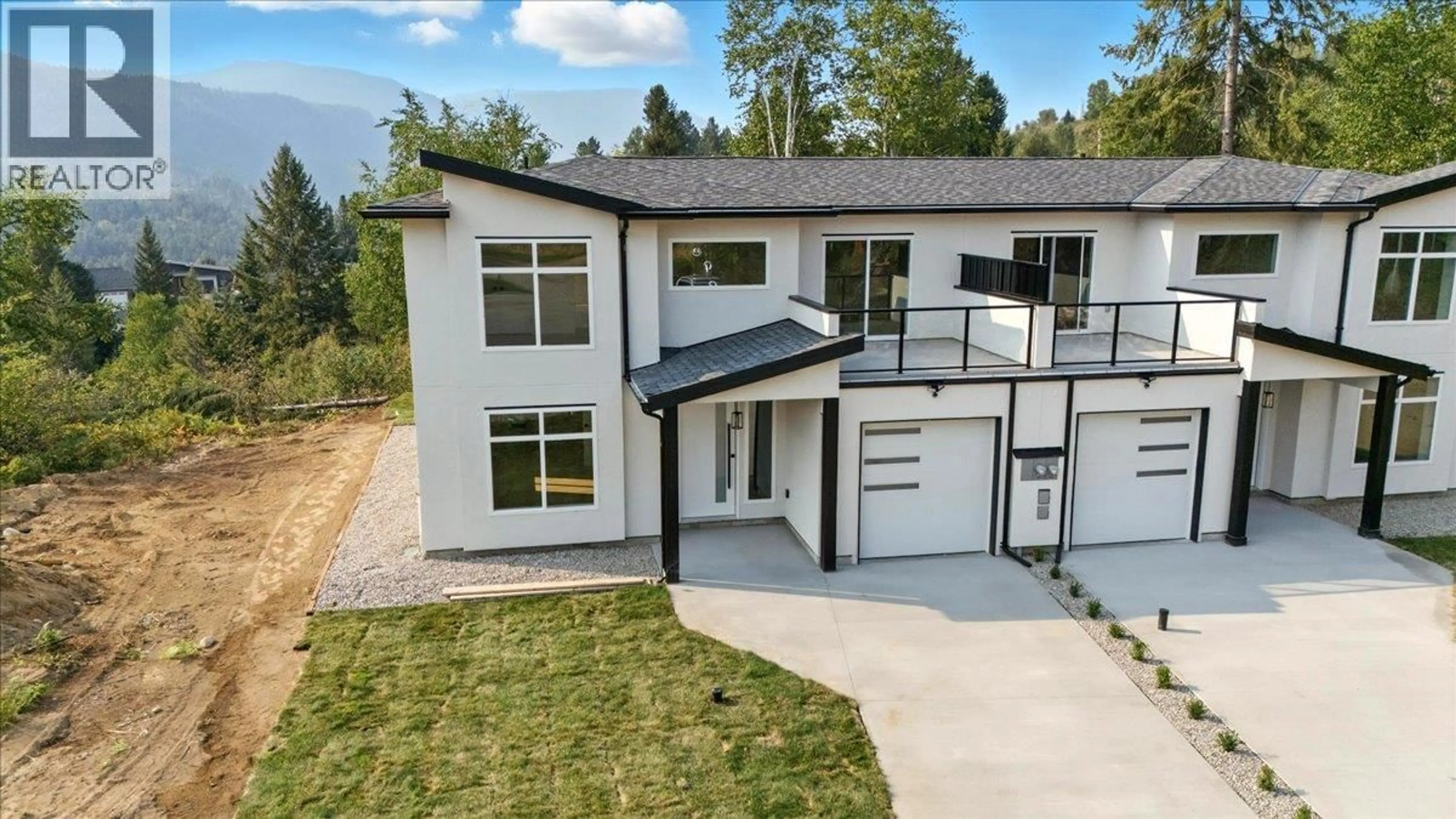 Home with vinyl exterior material, unknown for 3732 TOBA ROAD, Castlegar British Columbia V1N4Y3