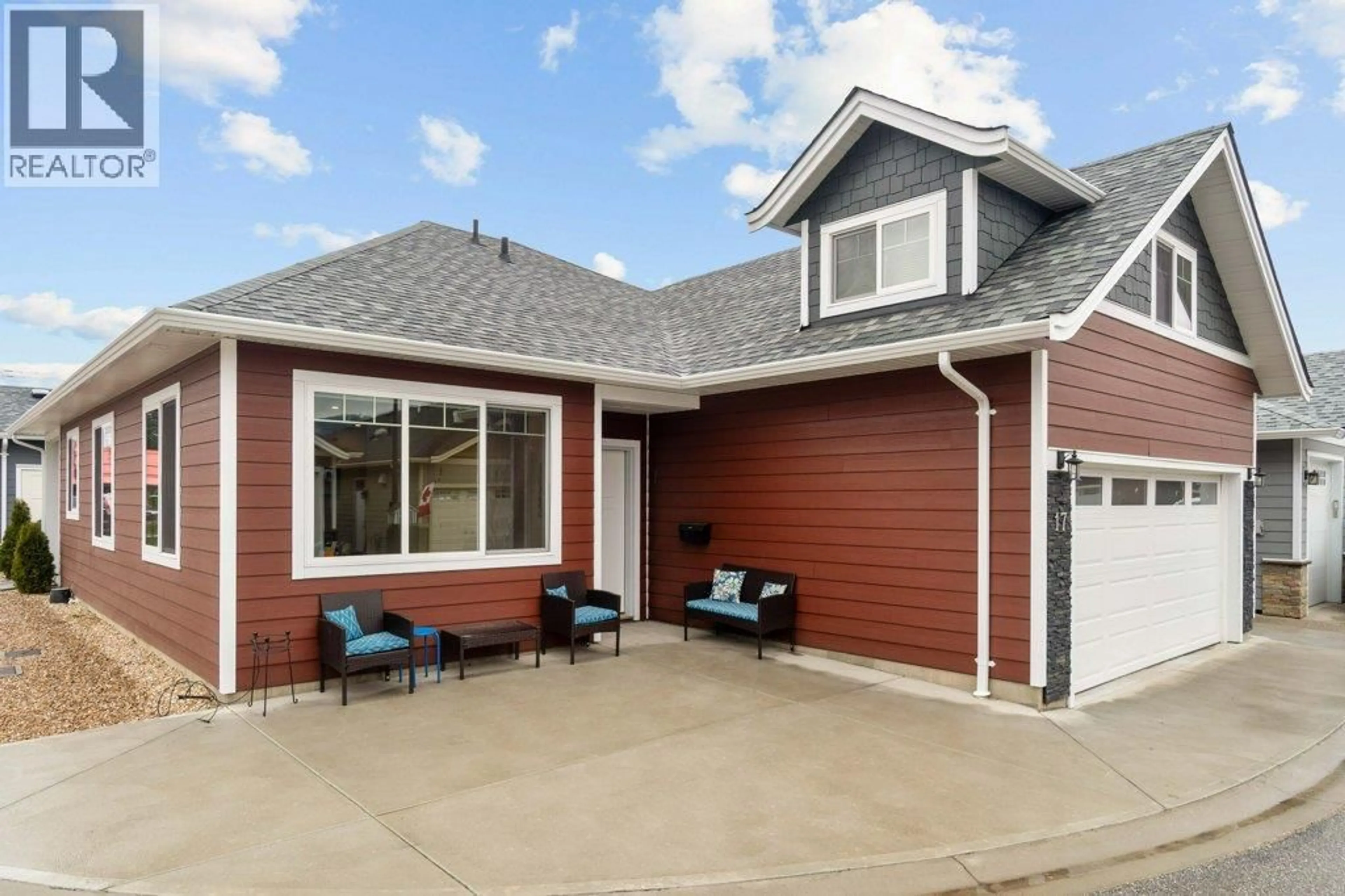 Home with vinyl exterior material, street for 17 - 1330 10 STREET SOUTHWEST, Salmon Arm British Columbia V1E0E4