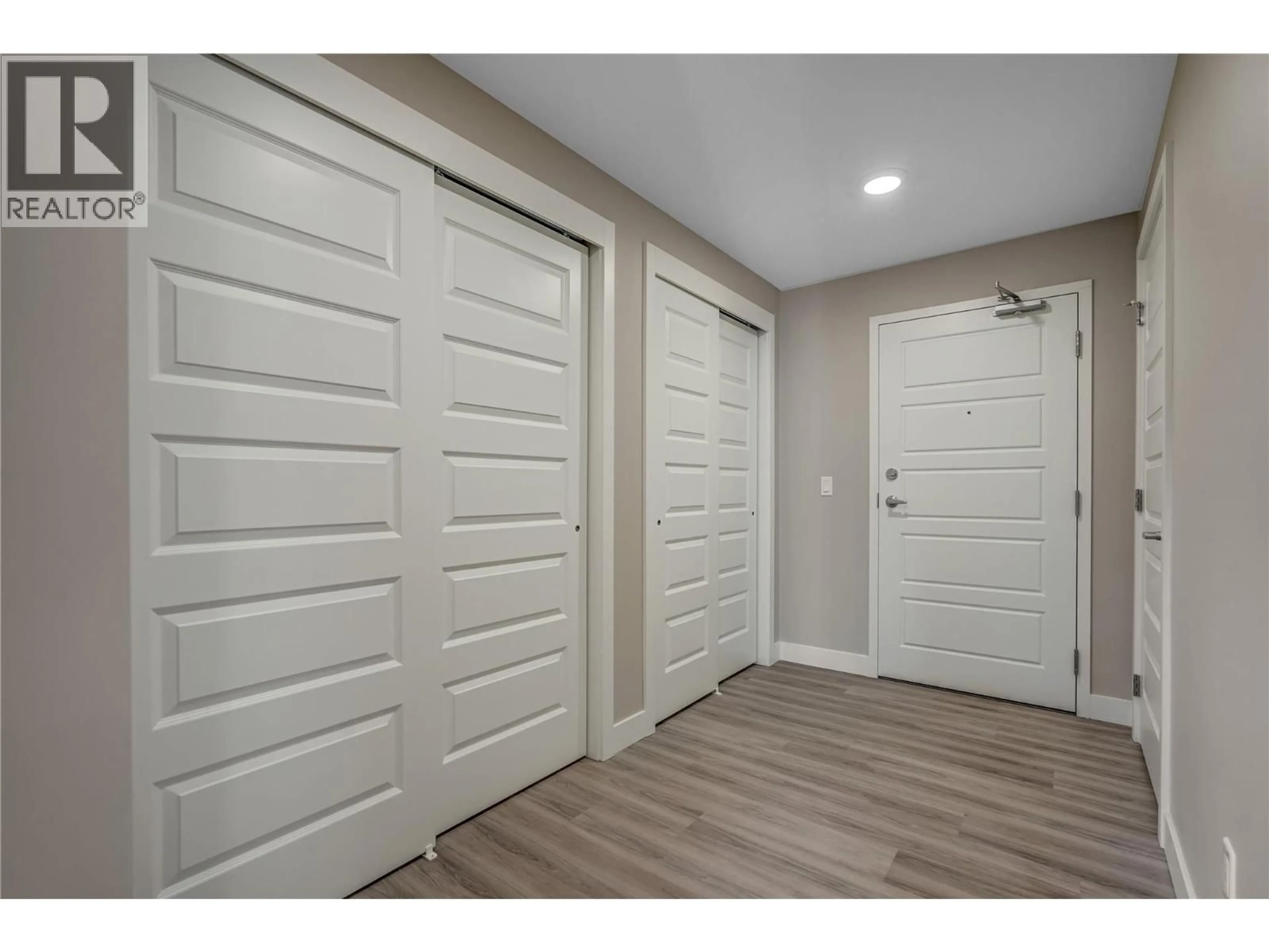 Indoor entryway for 408 - 5640 51ST STREET, Osoyoos British Columbia V0H1V6