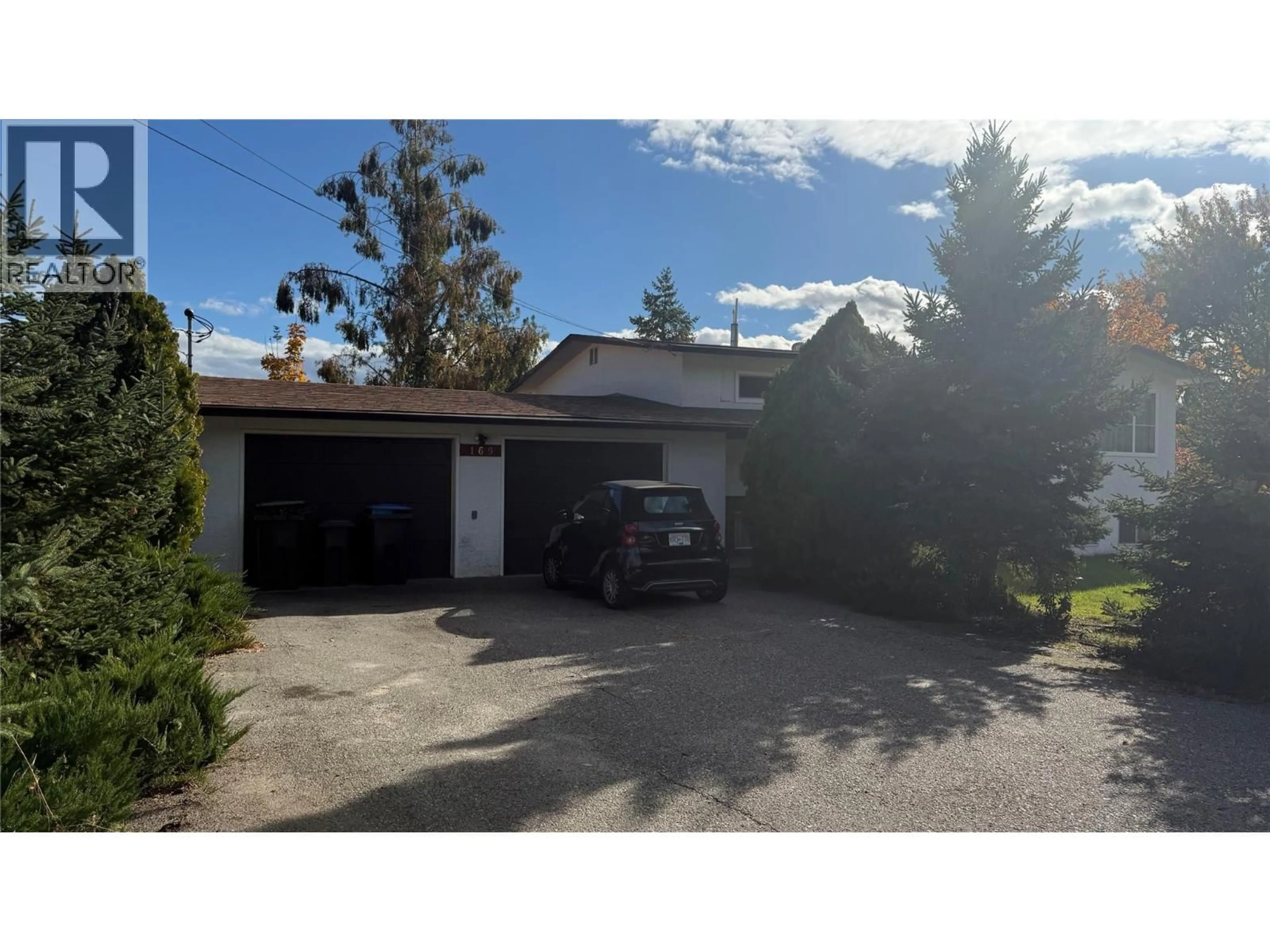 Indoor garage for 169 CARIBOO ROAD, Kelowna British Columbia V1V2E4