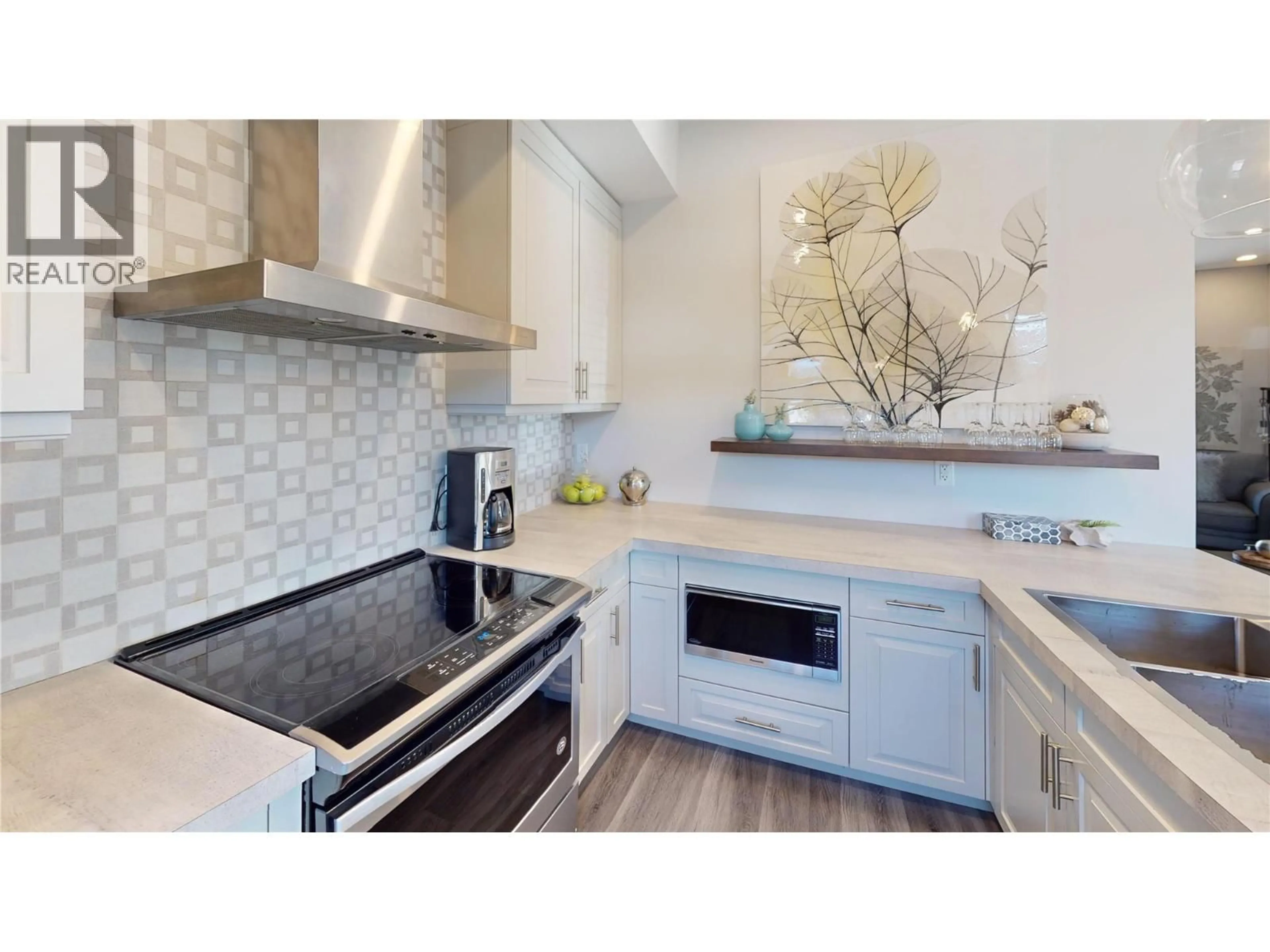 Contemporary kitchen, ceramic/tile floor for 921 - 900 BIGHORN BOULEVARD, Radium Hot Springs British Columbia V0A1M0