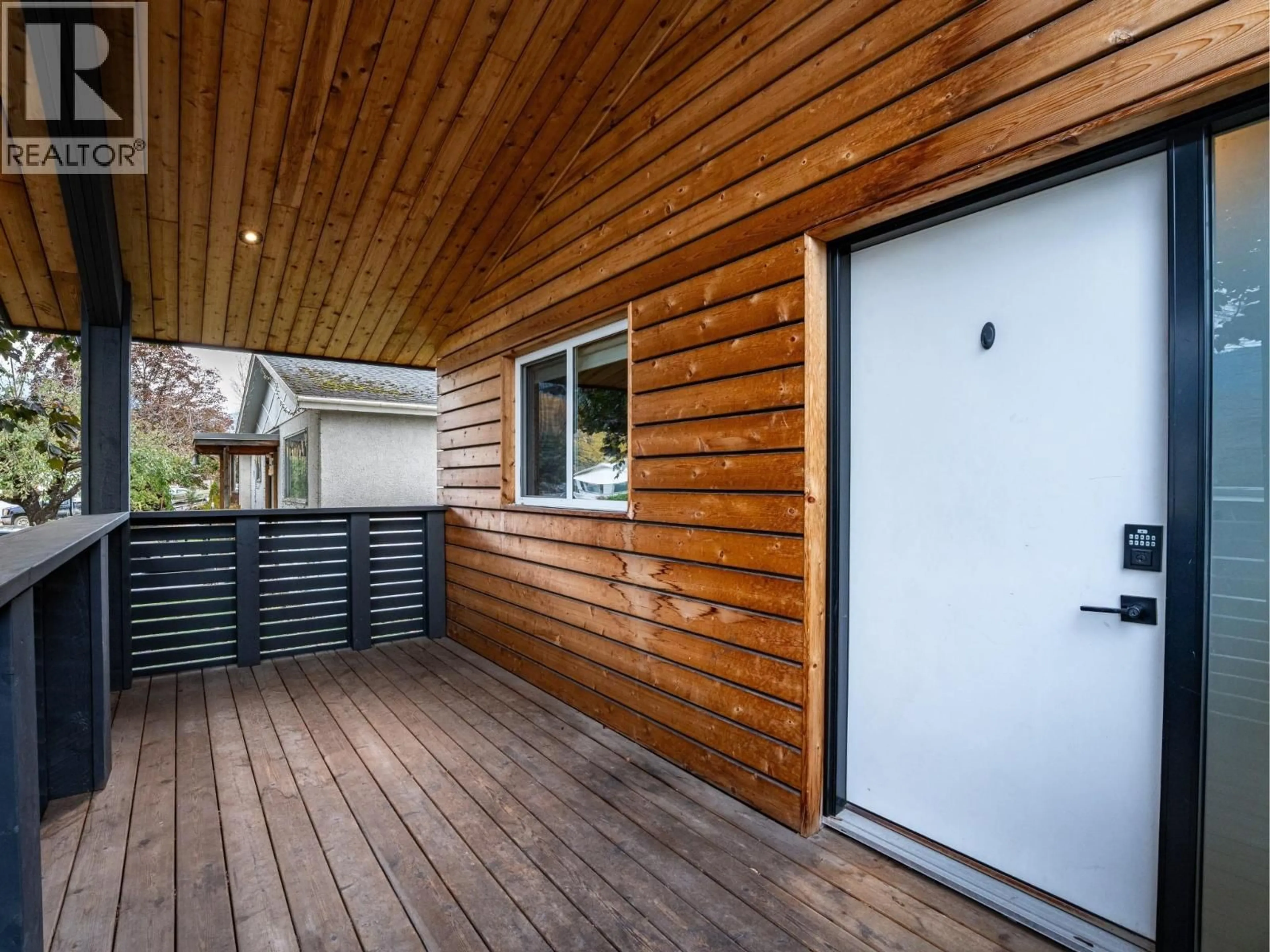 Indoor entryway for 1504 THIRD STREET WEST, Revelstoke British Columbia V0E2S0
