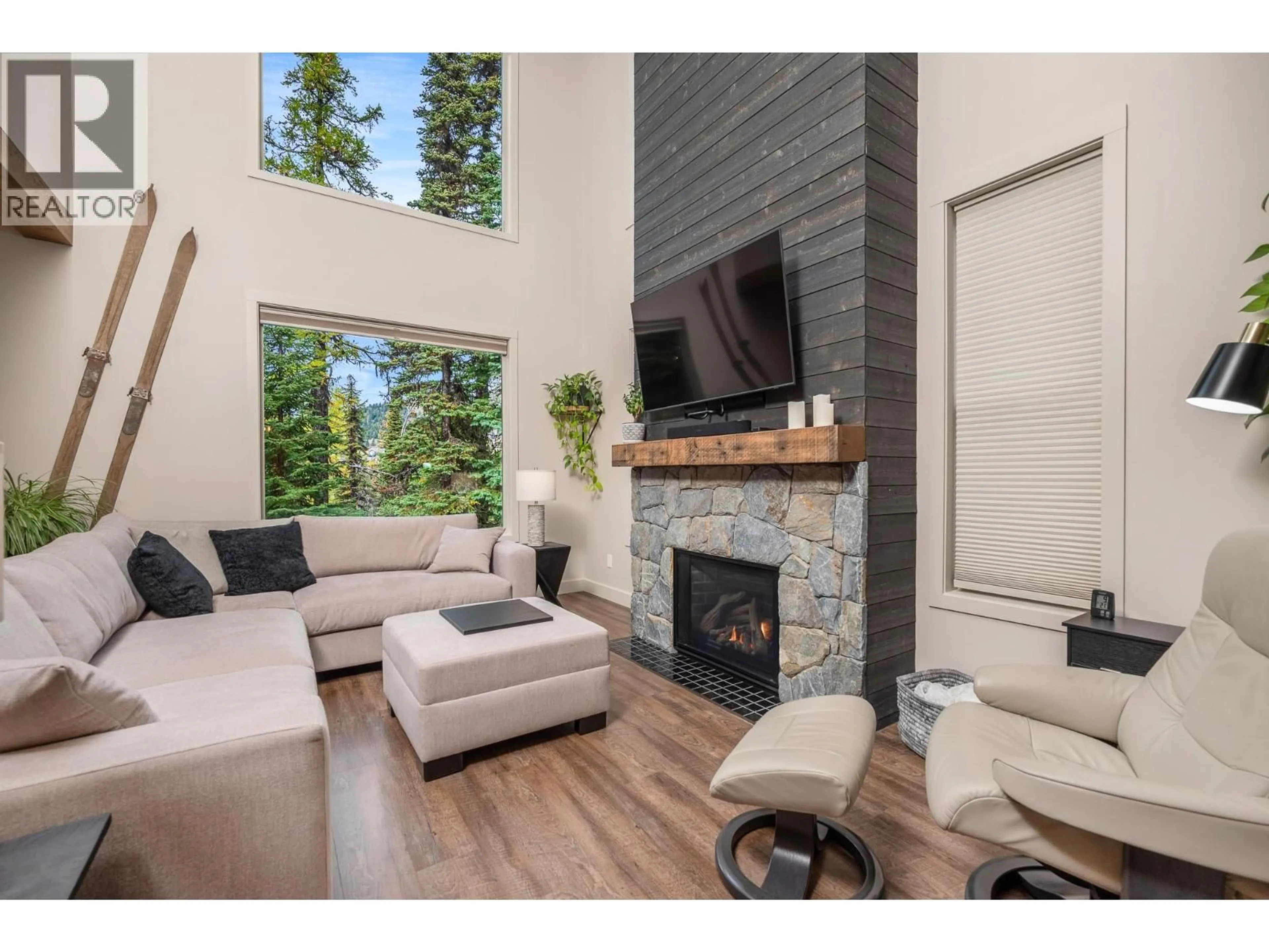 Living room with furniture, unknown for 1 & 2 - 440 MONASHEE ROAD, Vernon British Columbia V1B0S5