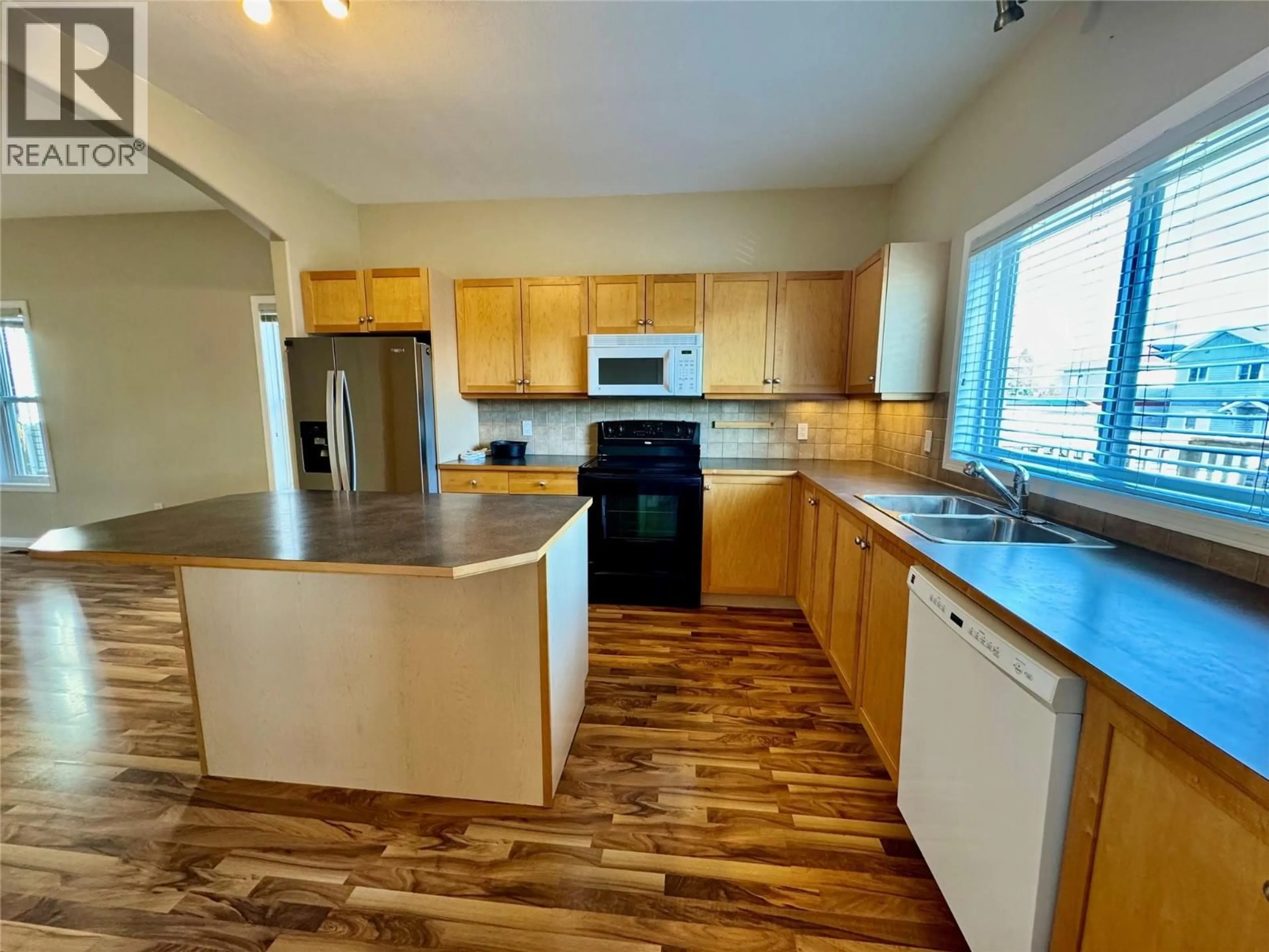 Open concept kitchen, unknown for 2205 WESTSIDE PARK AVENUE, Invermere British Columbia V0A1K4