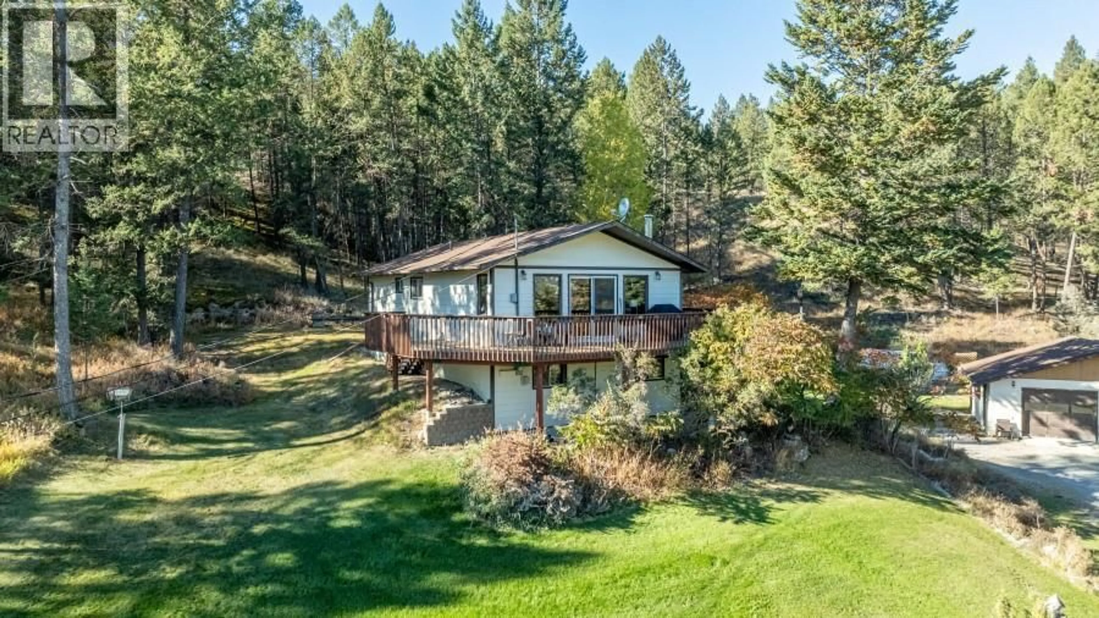 A pic from outside/outdoor area/front of a property/back of a property/a pic from drone, water/lake/river/ocean view for 7 WESTSIDE ROAD, Invermere British Columbia V0A1K5