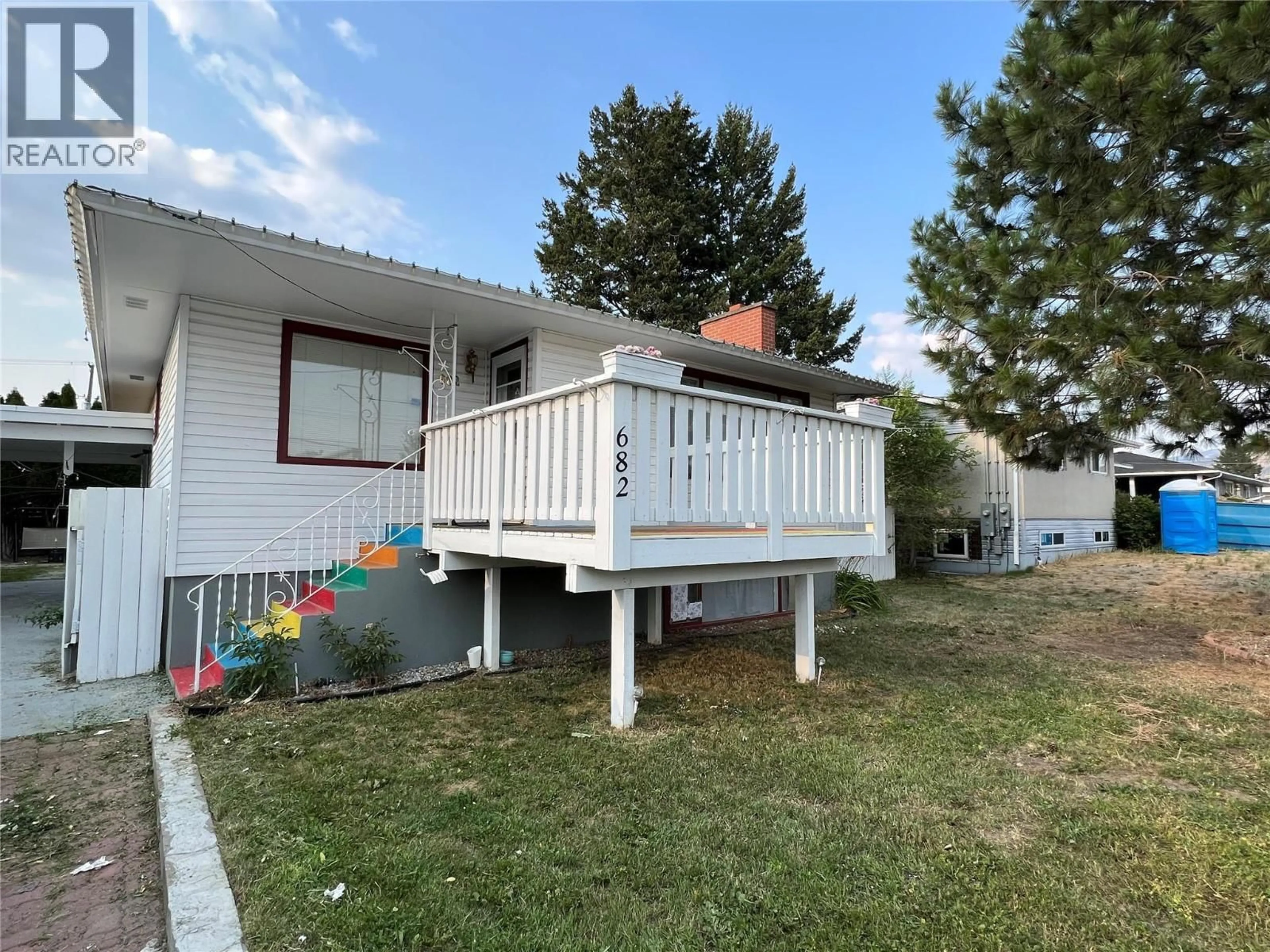 Home with vinyl exterior material, unknown for 682 ALBERNI AVENUE, Kamloops British Columbia V2B1T1
