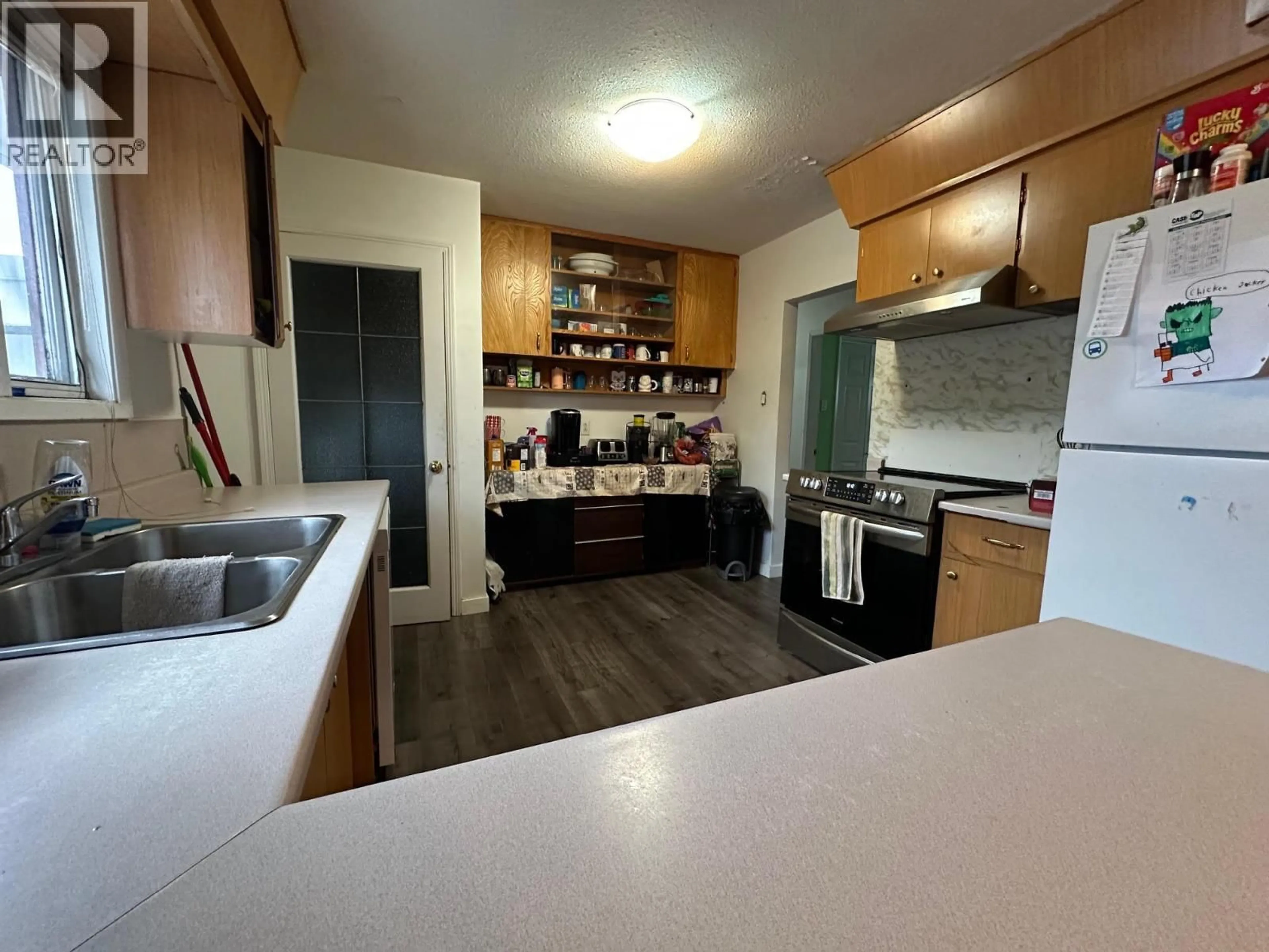 Standard kitchen, unknown for 682 ALBERNI AVENUE, Kamloops British Columbia V2B1T1