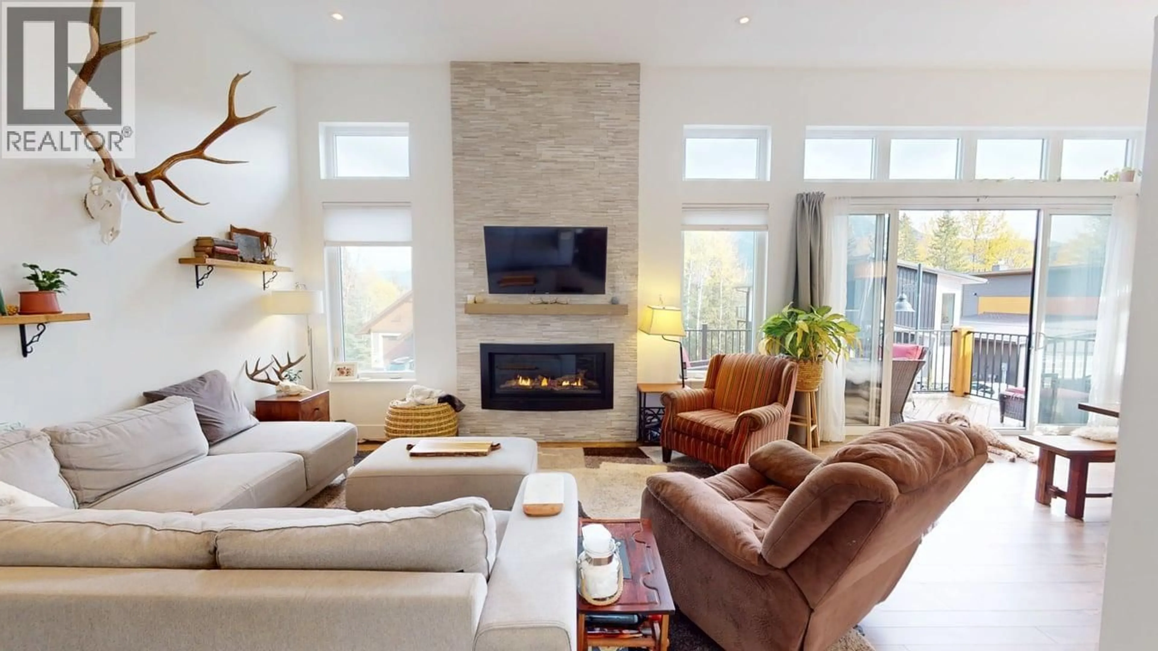 Living room with furniture, unknown for 5 ALPINE TRAIL PLACE, Fernie British Columbia V0B1M5