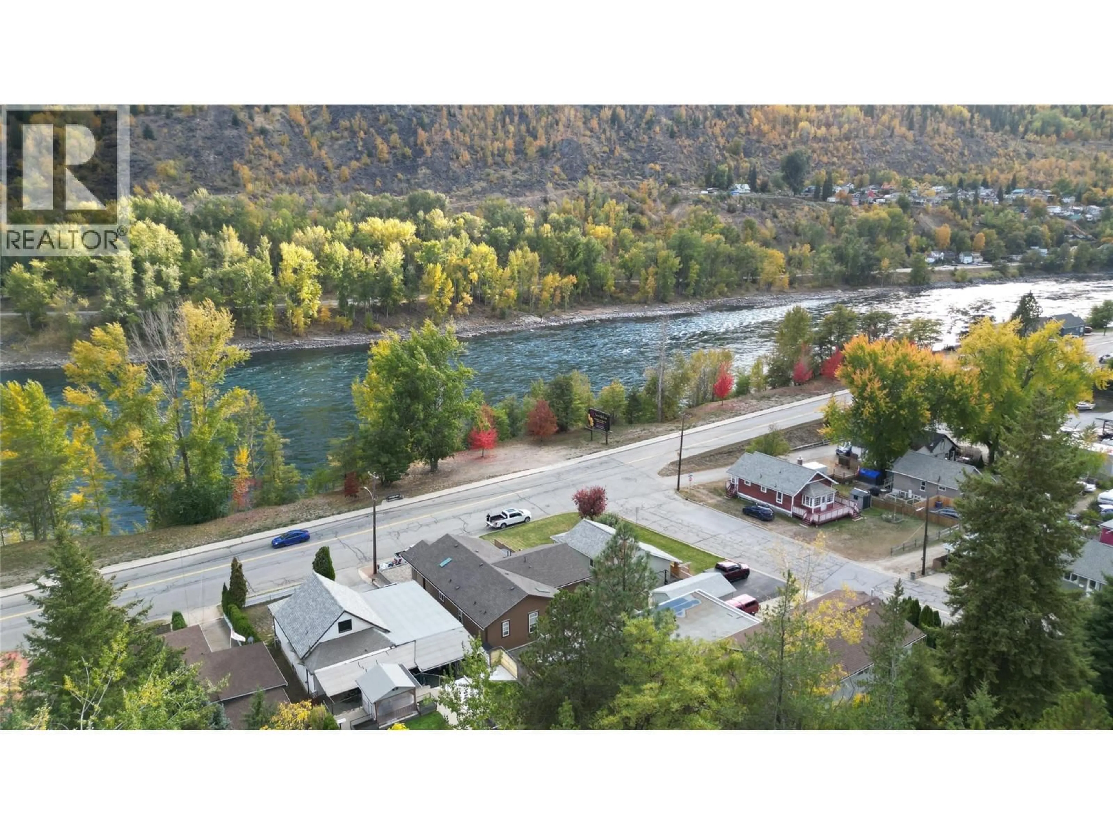 A pic from outside/outdoor area/front of a property/back of a property/a pic from drone, water/lake/river/ocean view for 2311 COLUMBIA AVENUE, Trail British Columbia V1R1L2
