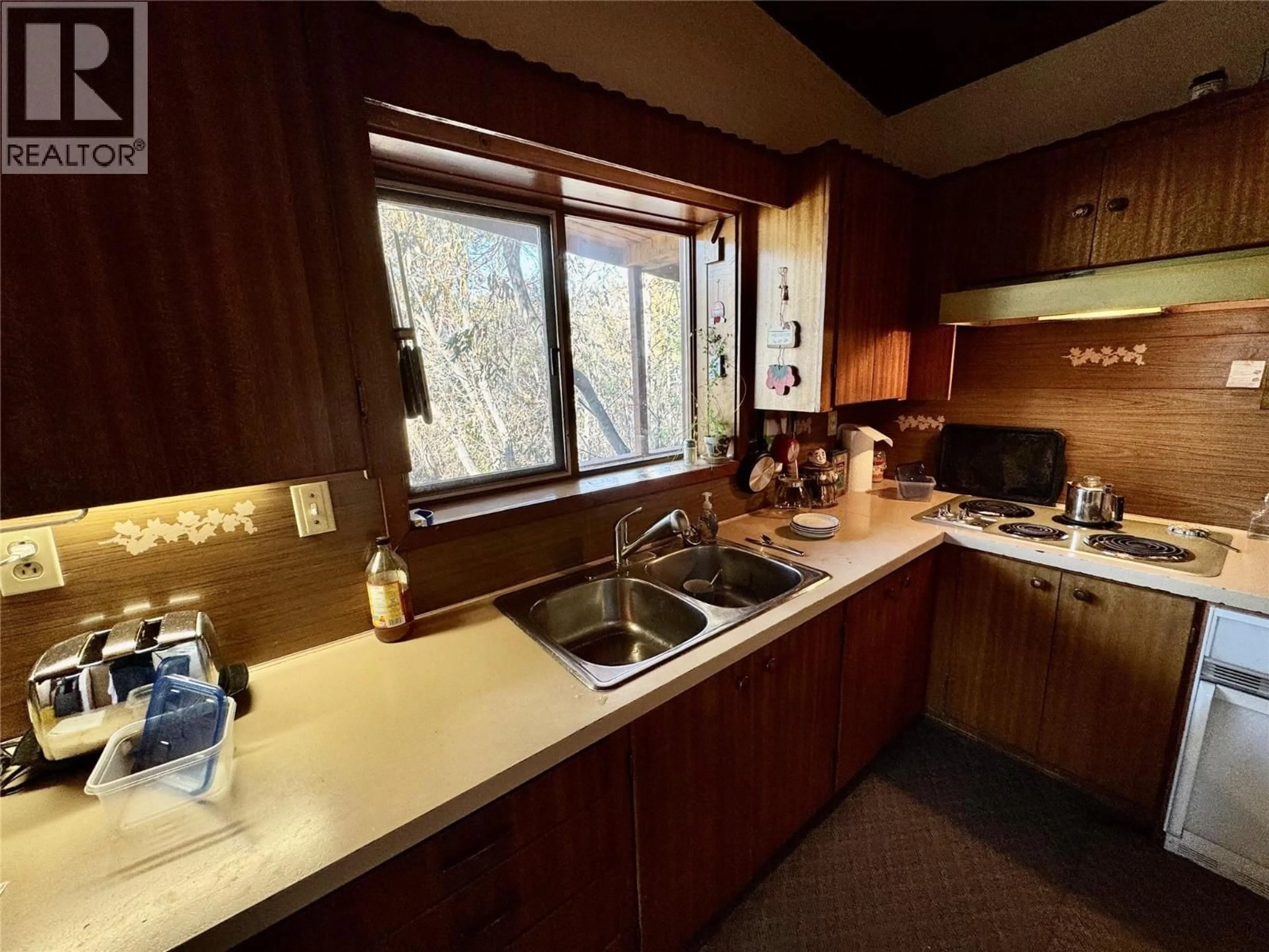 Standard kitchen, unknown for 9209 MOFFAT AVENUE, Wilmer British Columbia V0A1K5