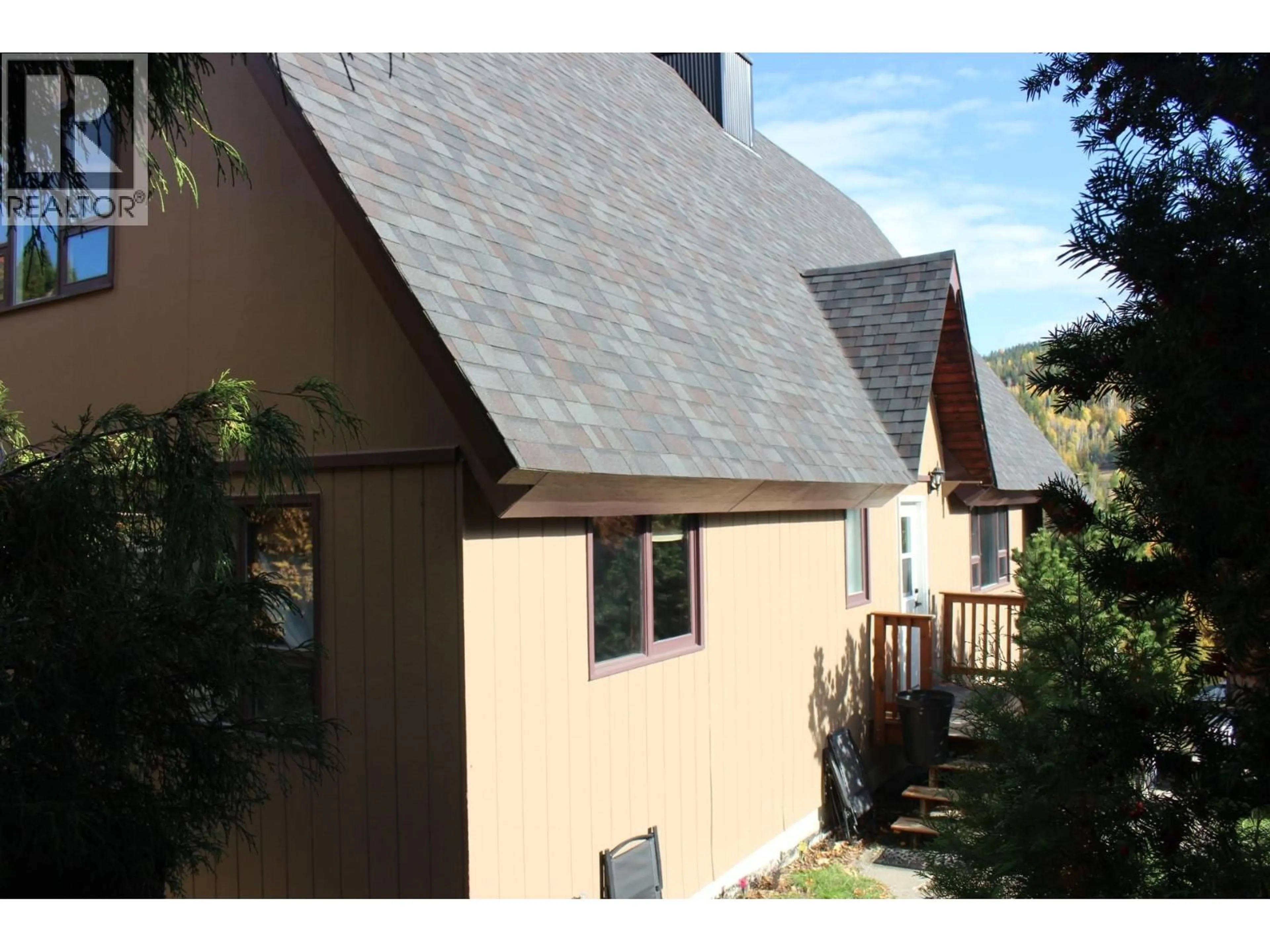 Home with vinyl exterior material, unknown for 1230 FOX ROAD, Montrose British Columbia V0G1P0