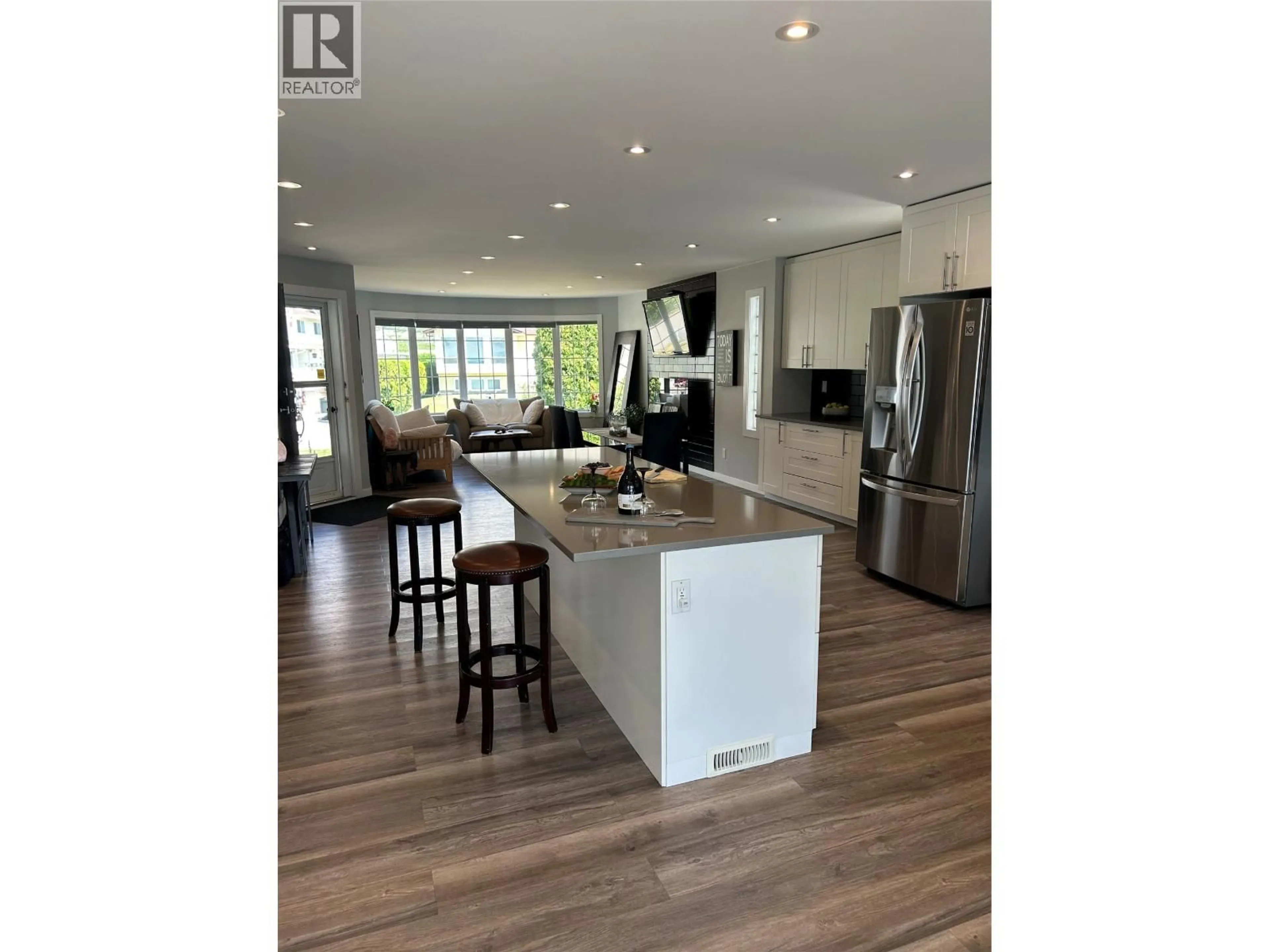 Open concept kitchen, unknown for 38 BAYVIEW CRESCENT, Osoyoos British Columbia V0H1V6