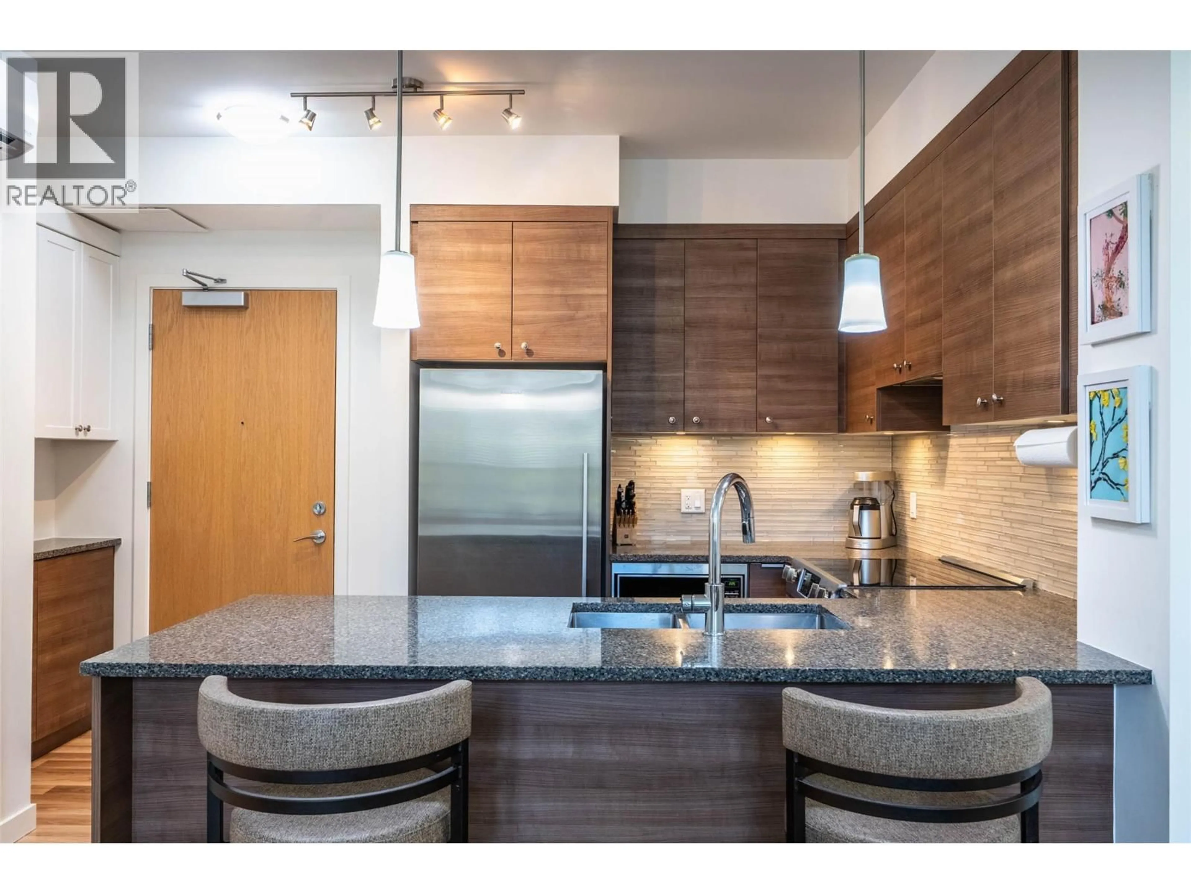 Contemporary kitchen, unknown for 407 - 710 VERNON STREET, Nelson British Columbia V1L4G2