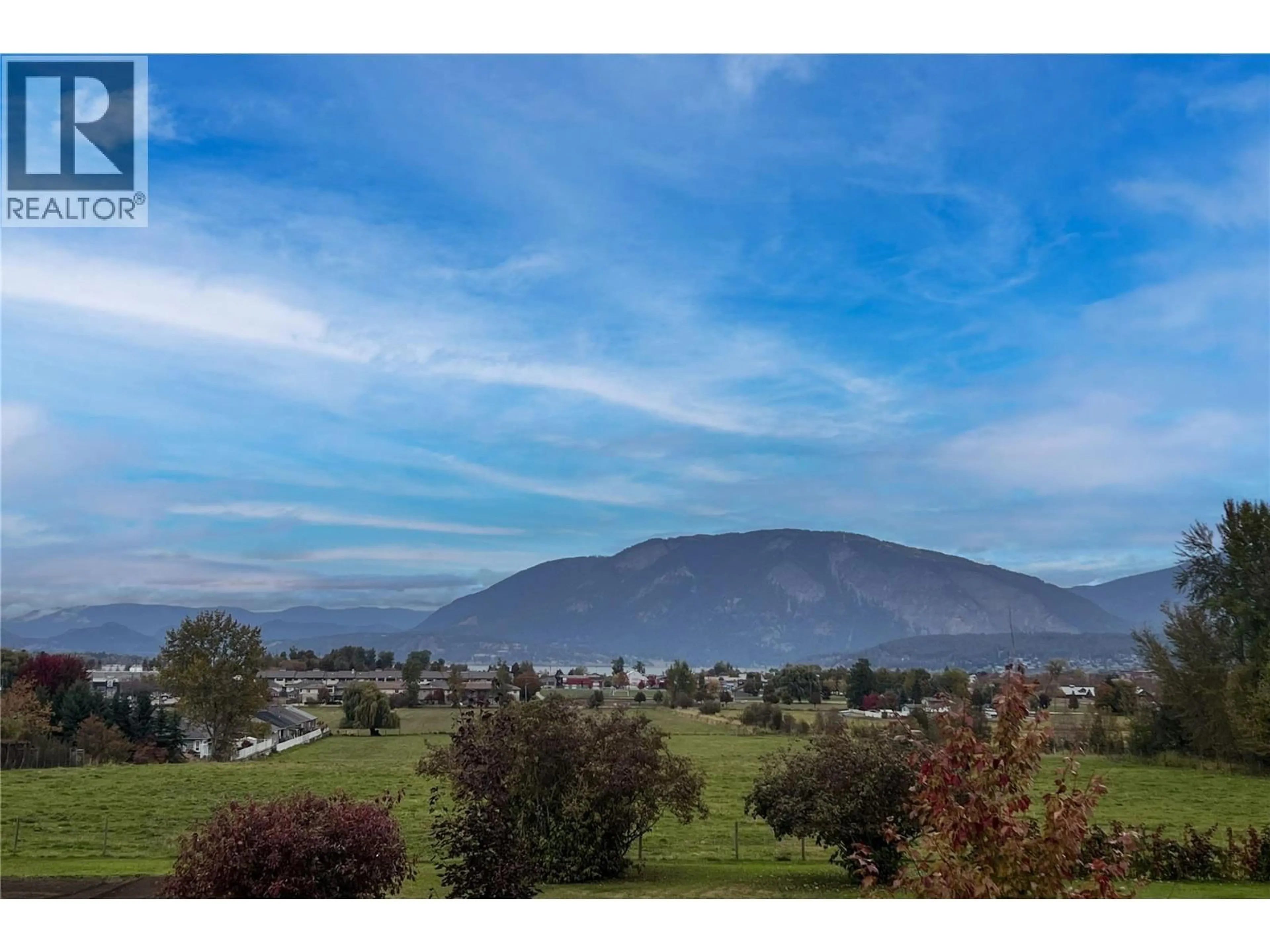 A pic from outside/outdoor area/front of a property/back of a property/a pic from drone, mountain view for 17 - 1840 10 STREET SOUTHWEST, Salmon Arm British Columbia V1E0H2