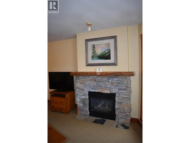104 - 2080 SUMMIT DRIVE, Panorama 2