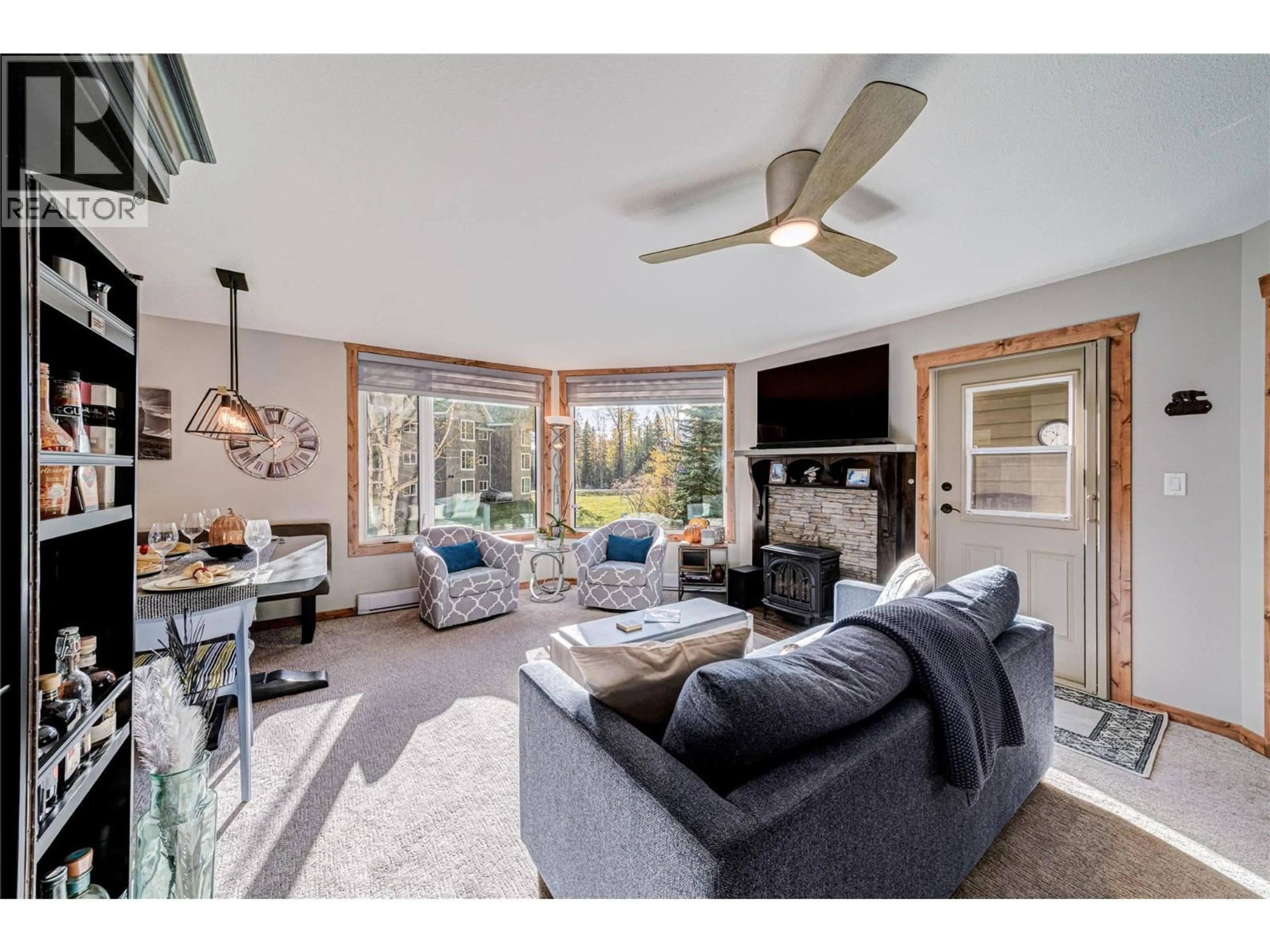 Living room with furniture, unknown for 221-4559 TIMBERLINE CRESCENT, Fernie British Columbia V0B1M6