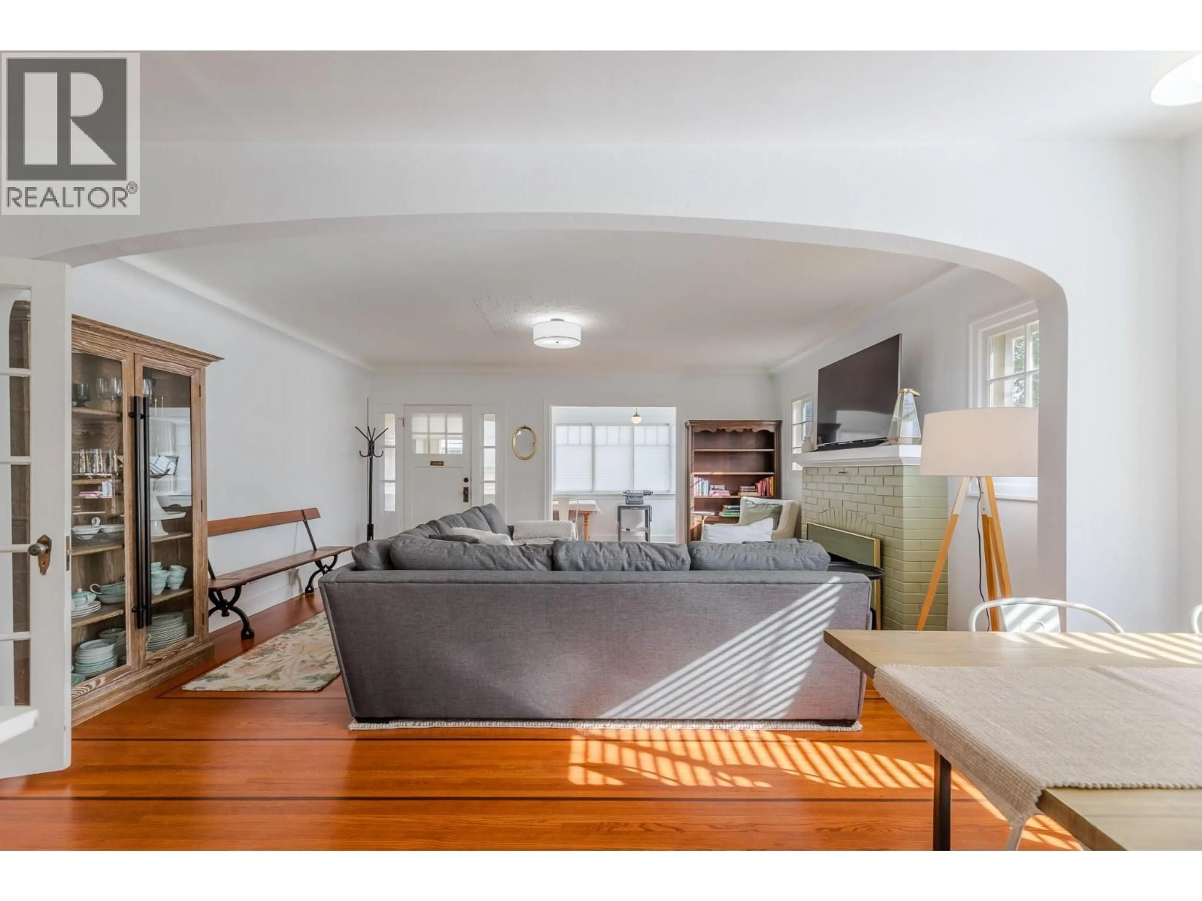 Living room with furniture, unknown for 1027 GOVERNMENT STREET, Penticton British Columbia V2A4T9