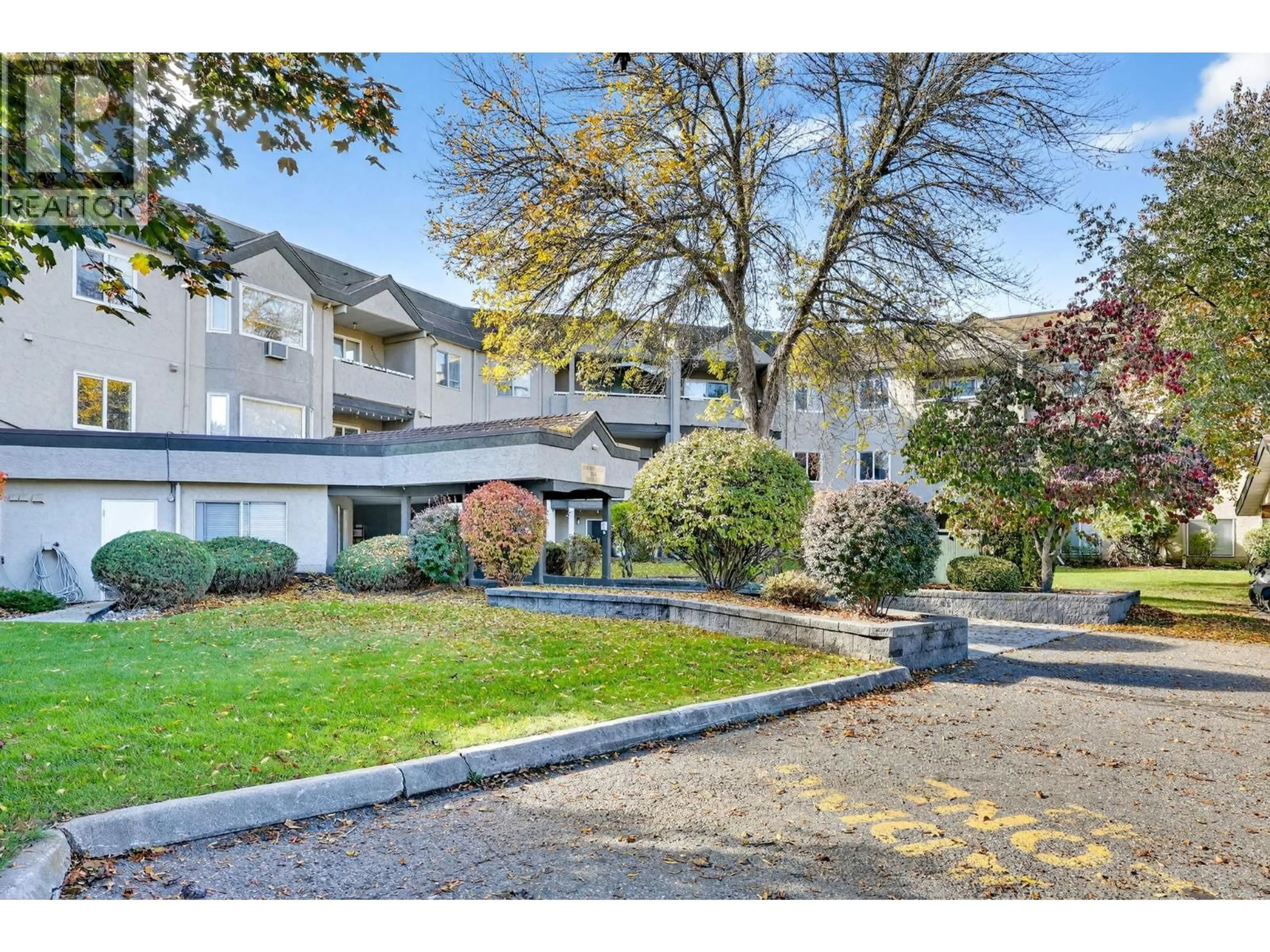 A pic from outside/outdoor area/front of a property/back of a property/a pic from drone, unknown for 174 - 3854 GORDON DRIVE, Kelowna British Columbia V1W5A3