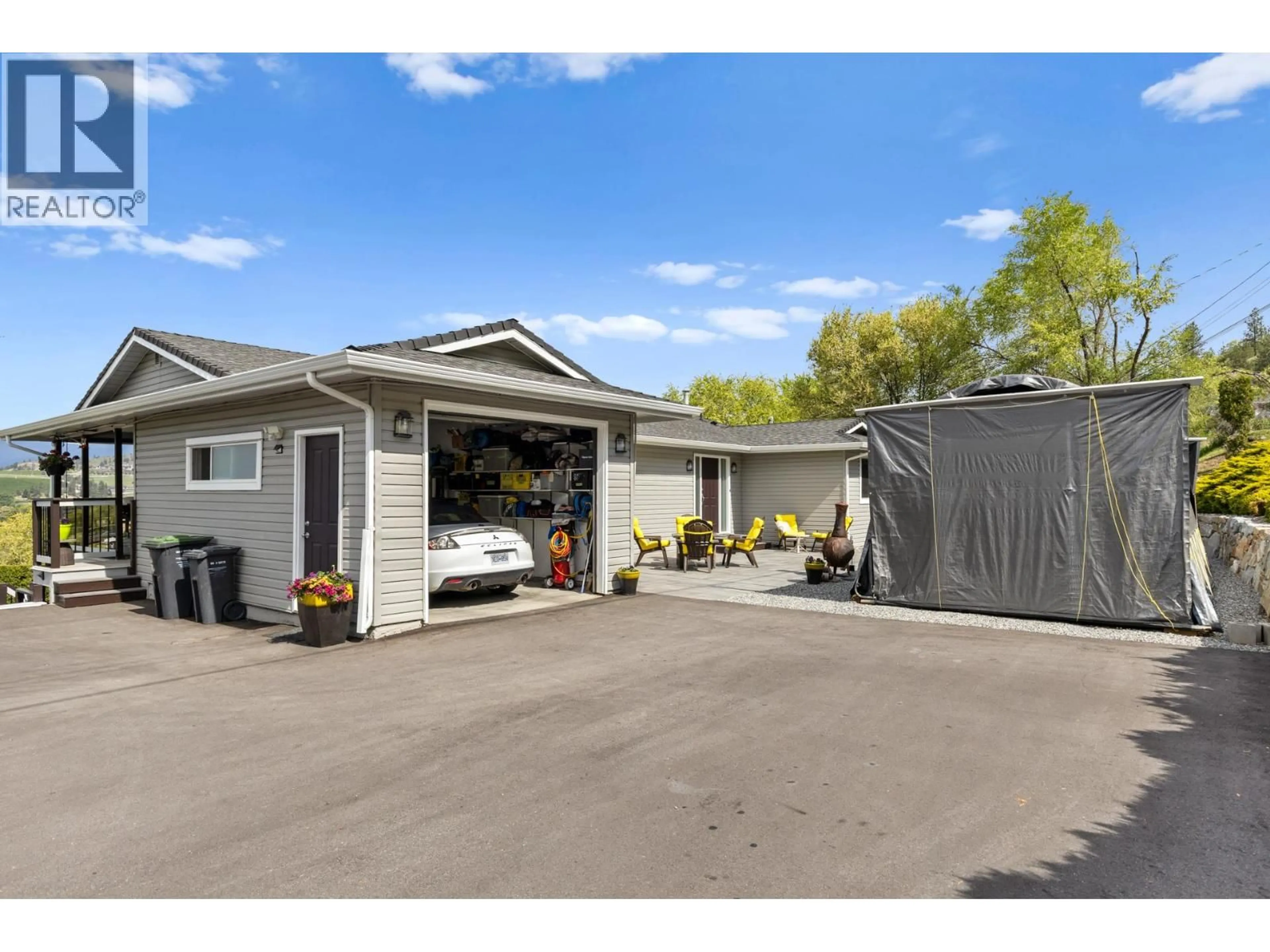 Indoor garage for 11290 DAKOTA ROAD, Lake Country British Columbia V4V1X1