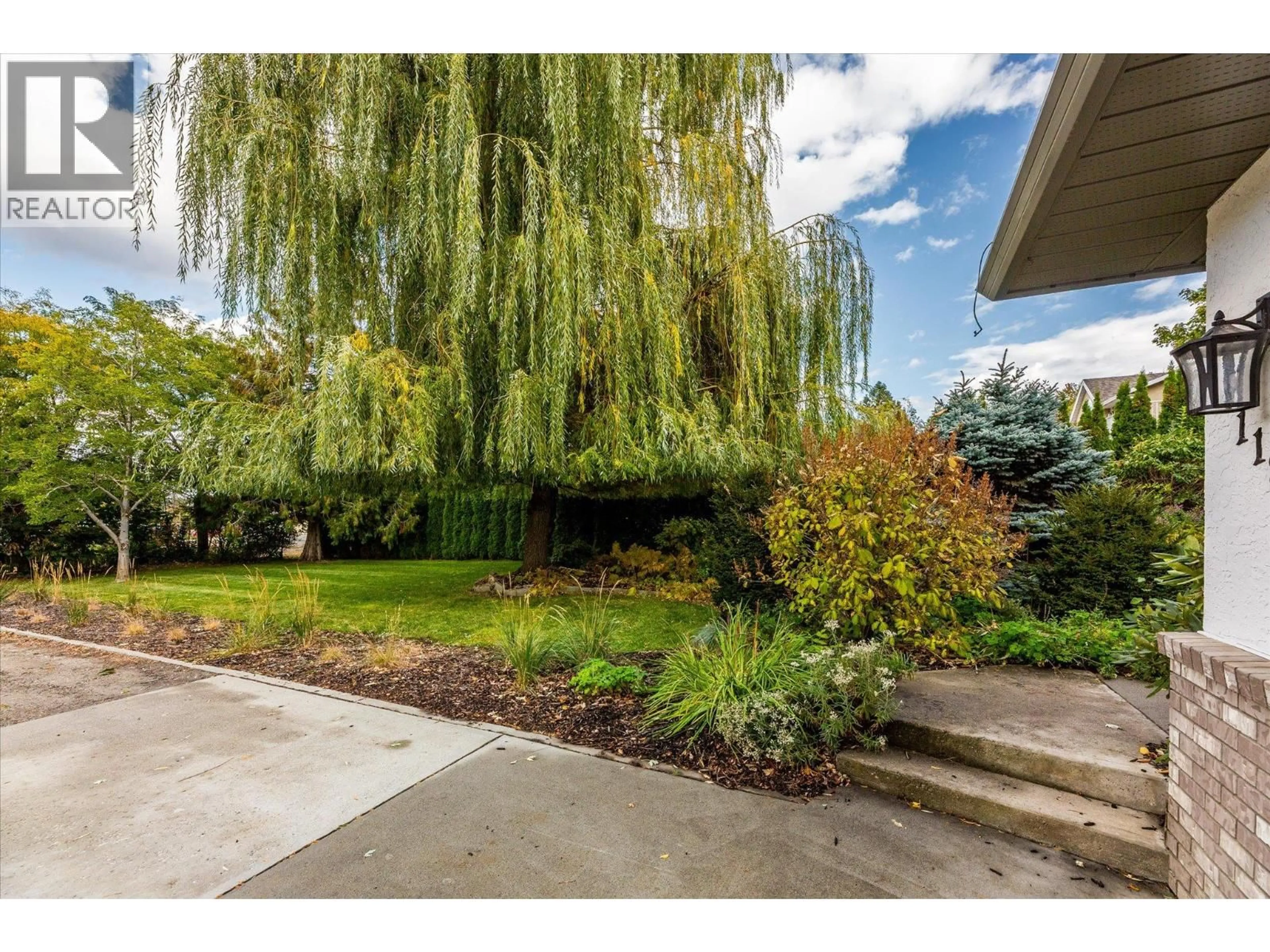 Patio, street for 1189 HUDSON ROAD, West Kelowna British Columbia V1Z1J2