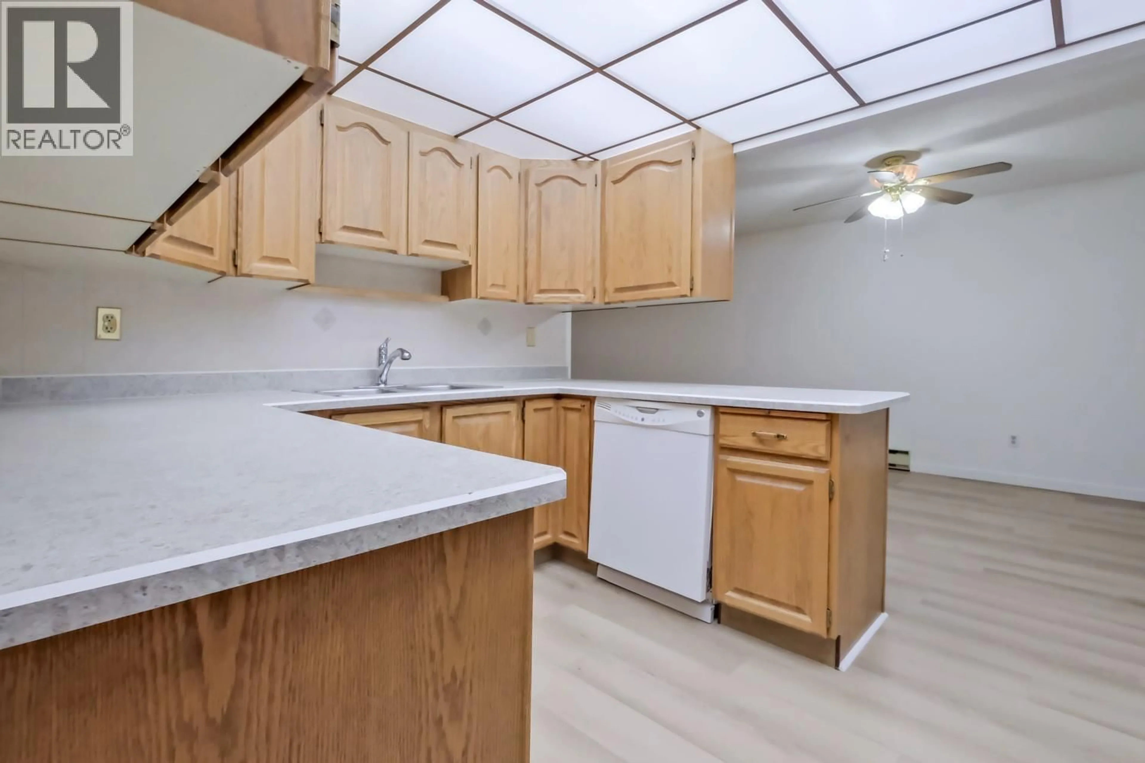 Standard kitchen, unknown for 105 - 2110 HOY STREET, Kelowna British Columbia V1Y8T4