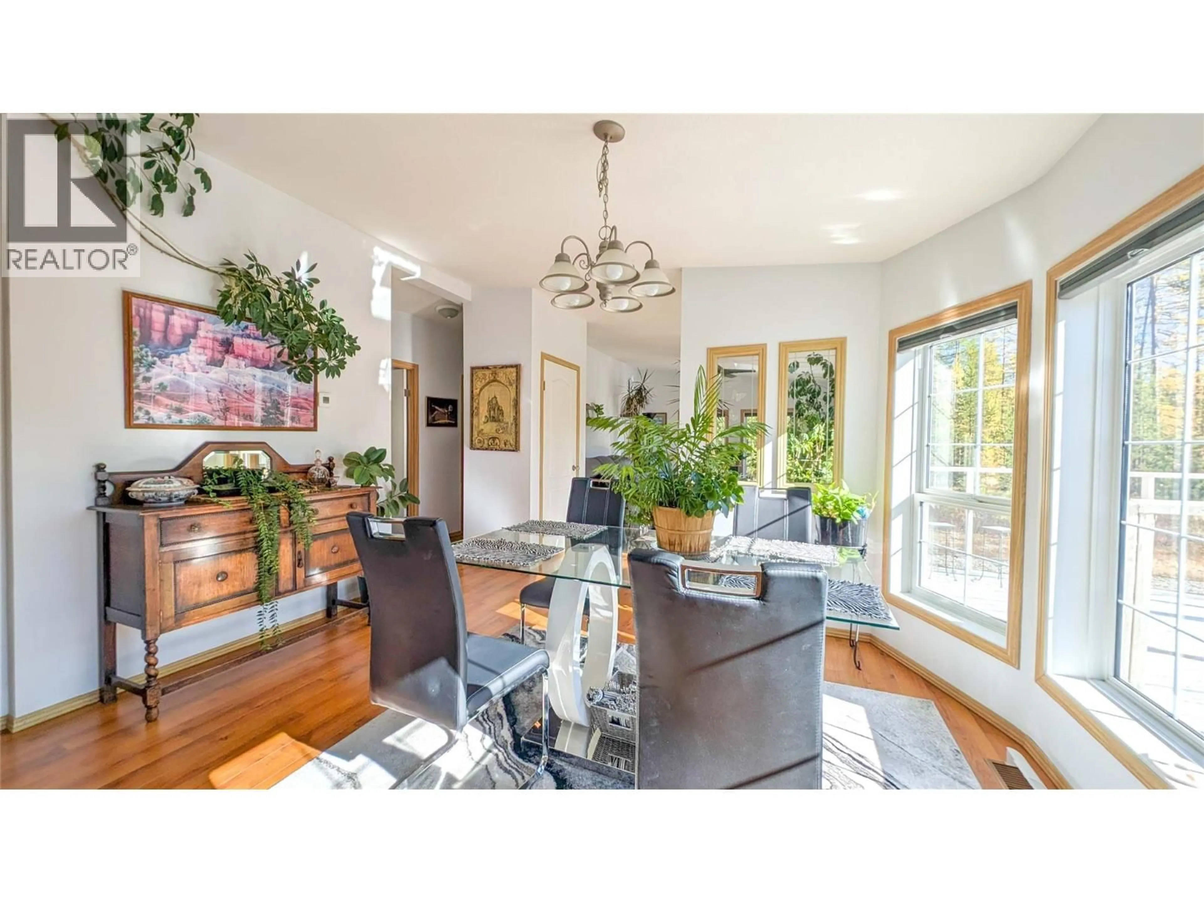 Dining room, wood/laminate floor for 2101 MAWER ROAD, Kimberley British Columbia V1A3L9