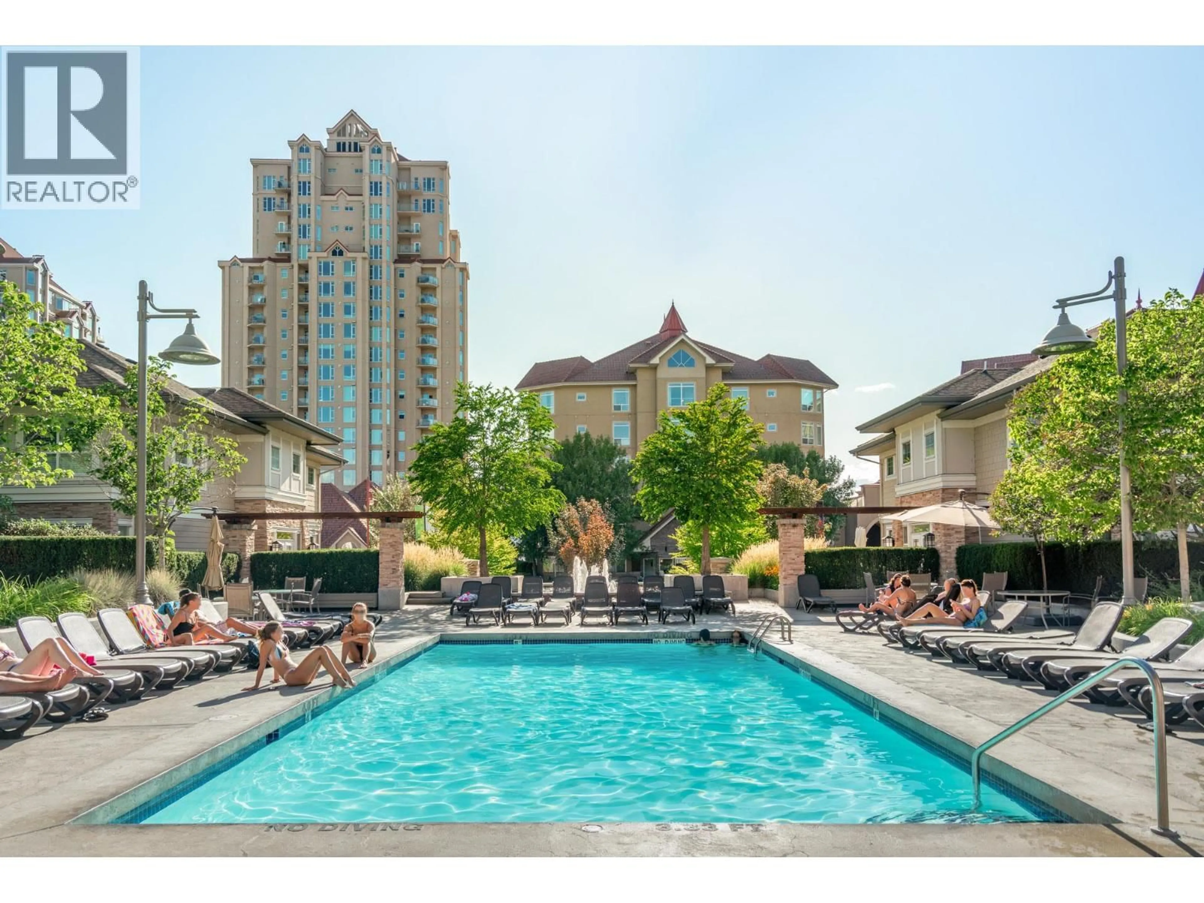 Pool for 312 - 1083 SUNSET DRIVE, Kelowna British Columbia V1Y9Z1