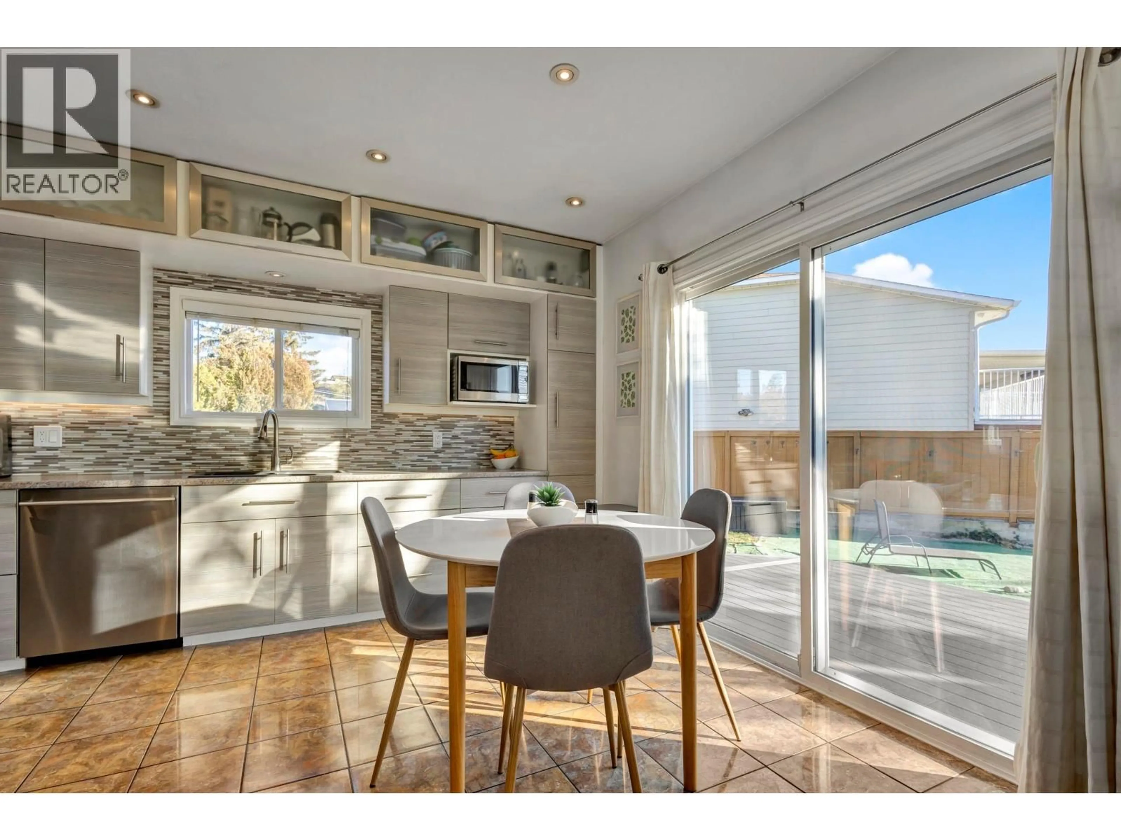 Open concept kitchen, ceramic/tile floor for 495 WHITE ROAD, Kelowna British Columbia V1X1G2